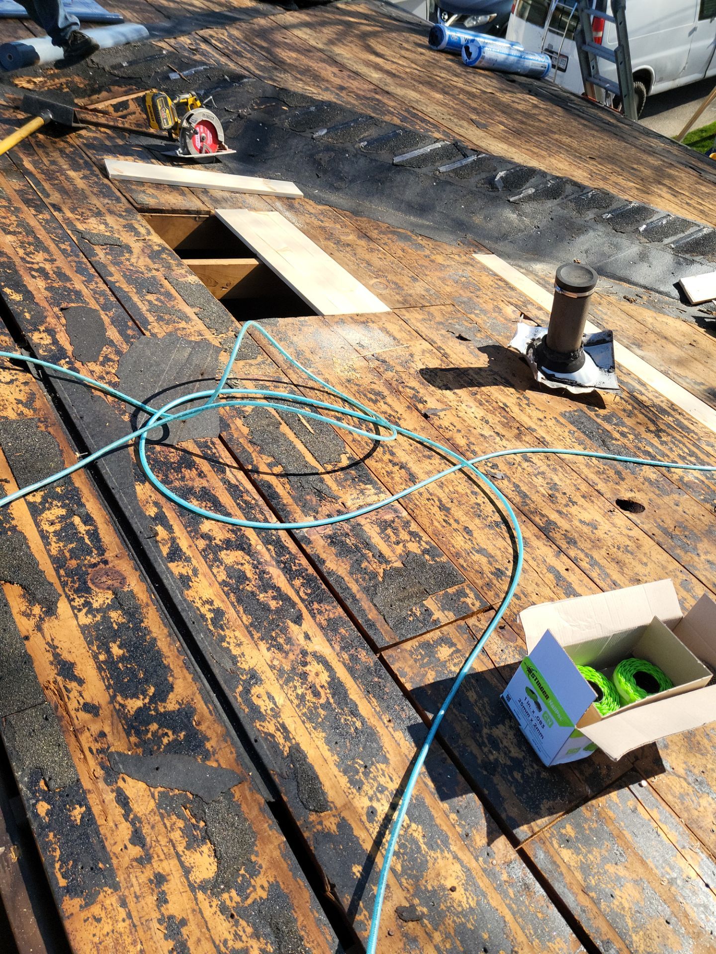 Atlas Pinnacle, Color, Weathered Wood, Drip Edge, Royal Brown by Eagle Eye Roofing