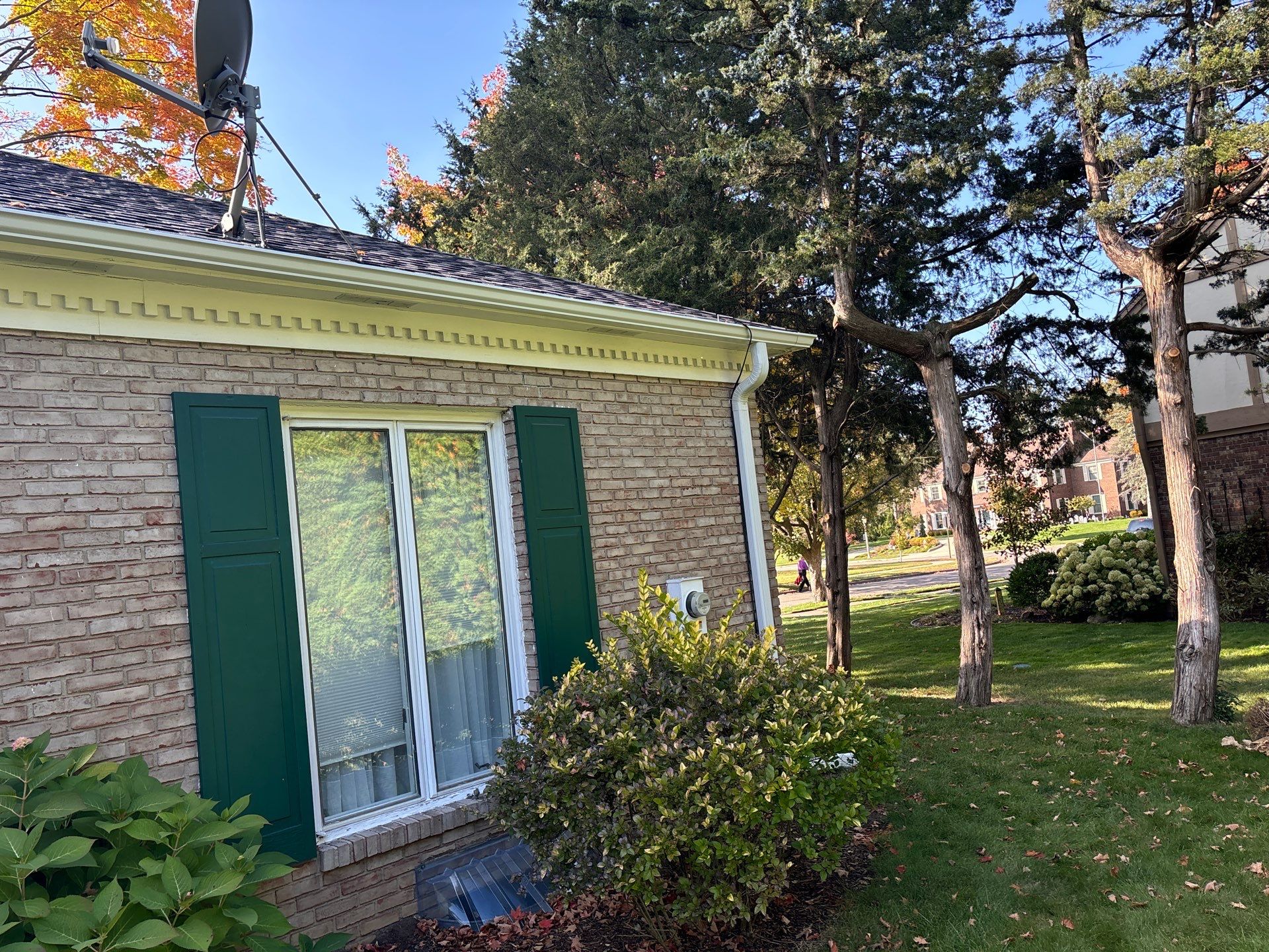 Gutter Installation using Seamless Gutters- Aluminum by Acme Exteriors