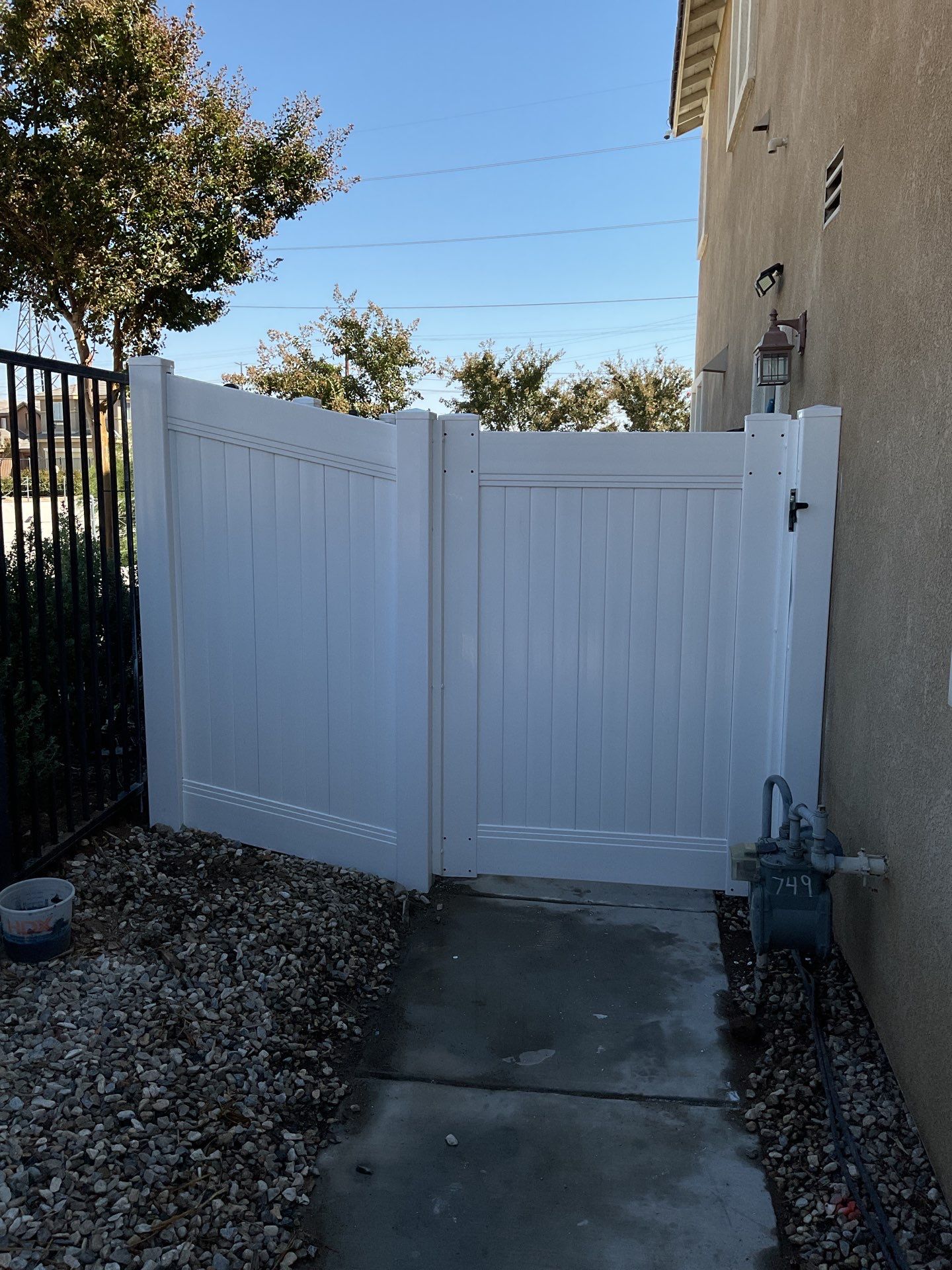 Fence Installation using Vinyl by Fence Guys Inc.