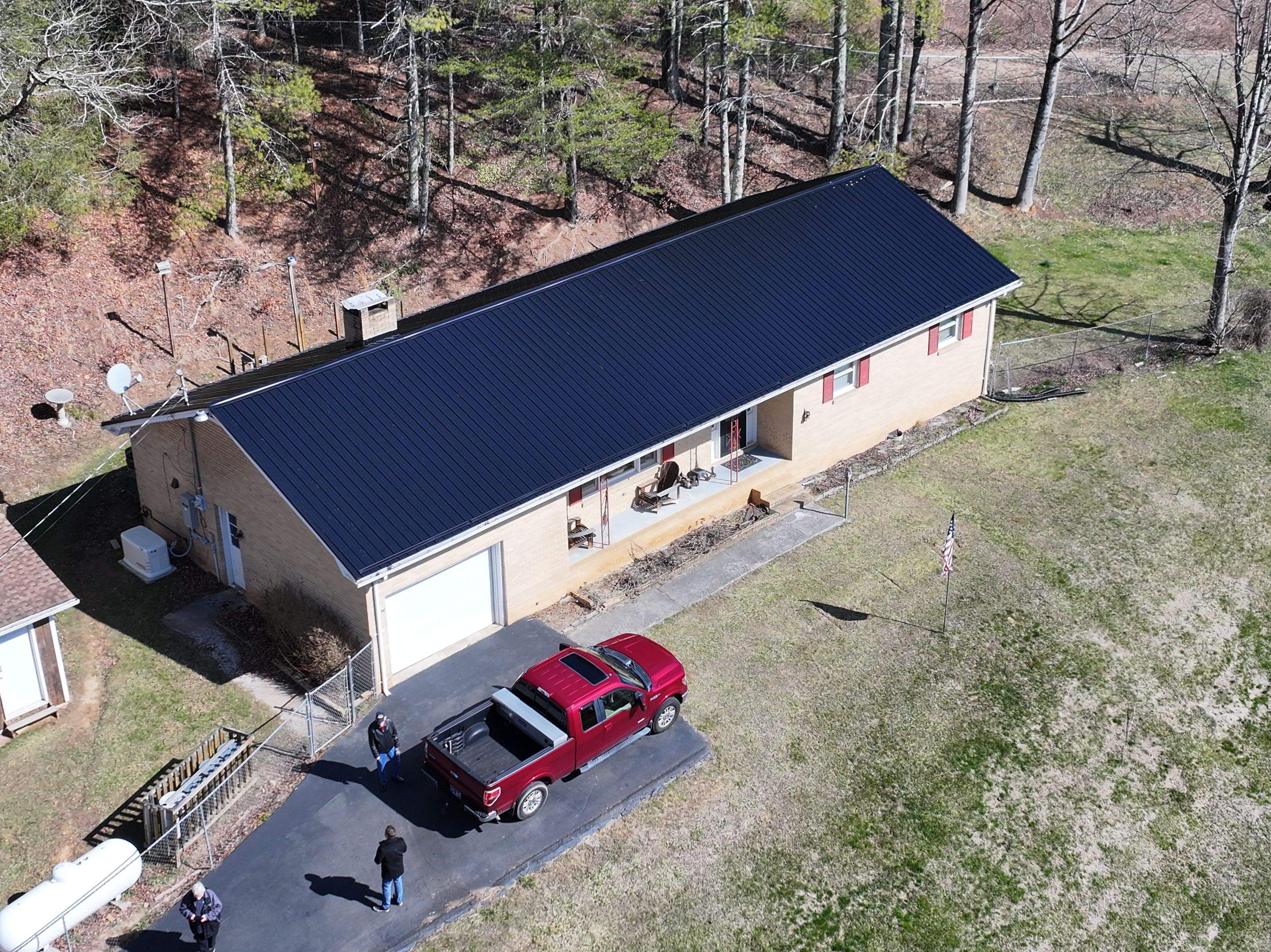 Cousins Residence by Omnia Roofing