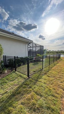 Aluminum Fence Installation using 3 Rail Aluminum Fence