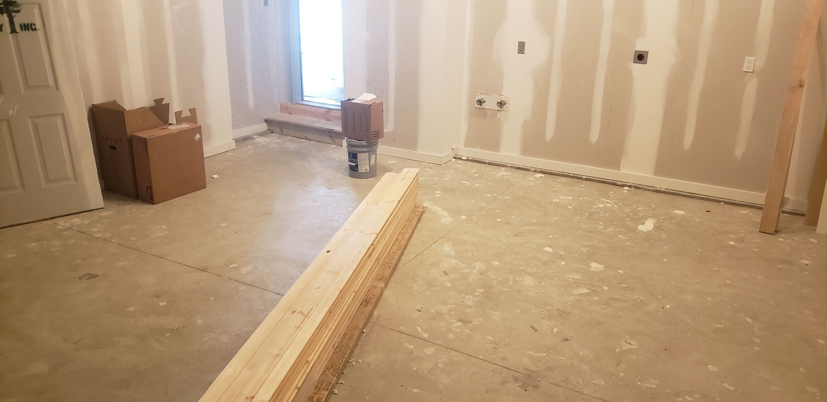 Garage using Domino  by Select Painting, Coatings & Garage Cabinets