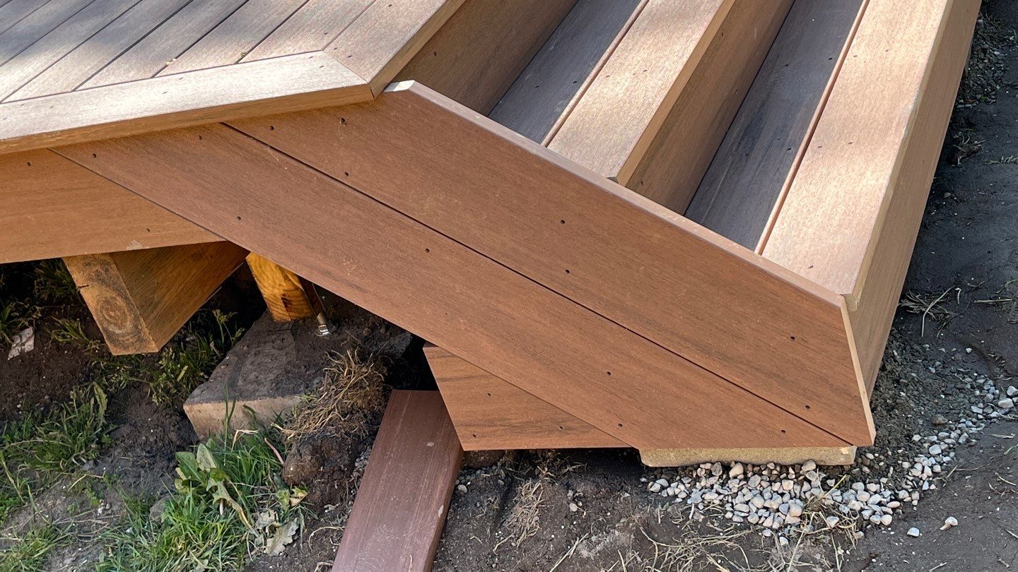 Seattle Decking by Alki deck builders 