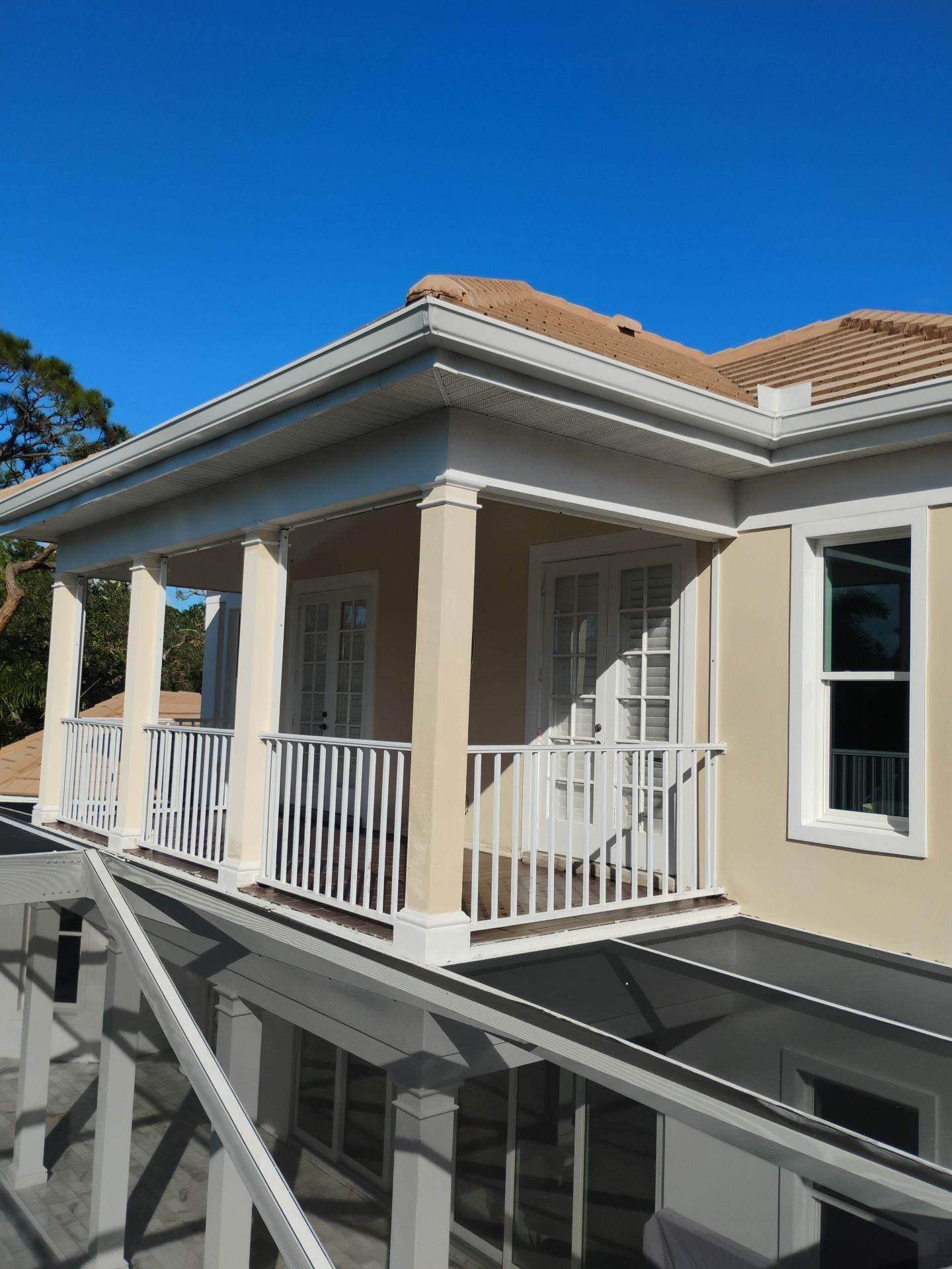 7-Inch Seamless Gutters for Large Roofs in Osprey FL by Gutter Professors