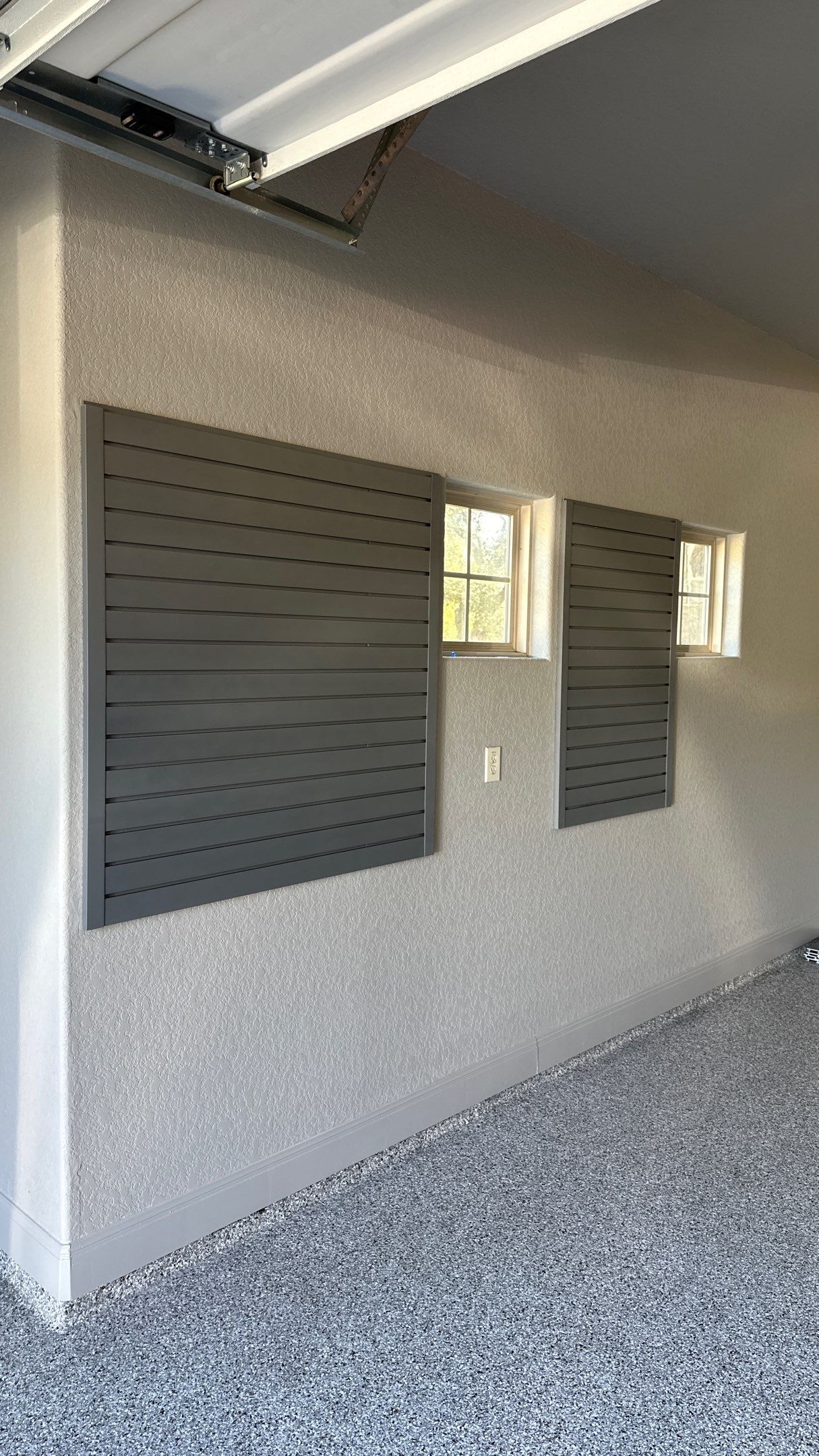 Vintage Oaks, New Braunfels by TORO Garage Co
