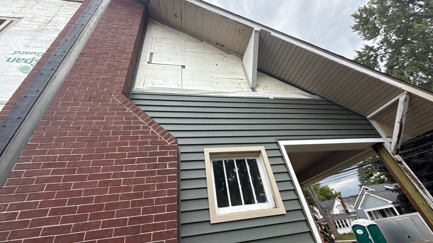 Siding Replacement using Alside Charter Oak D4.5" Deep Moss by 180 Contractors