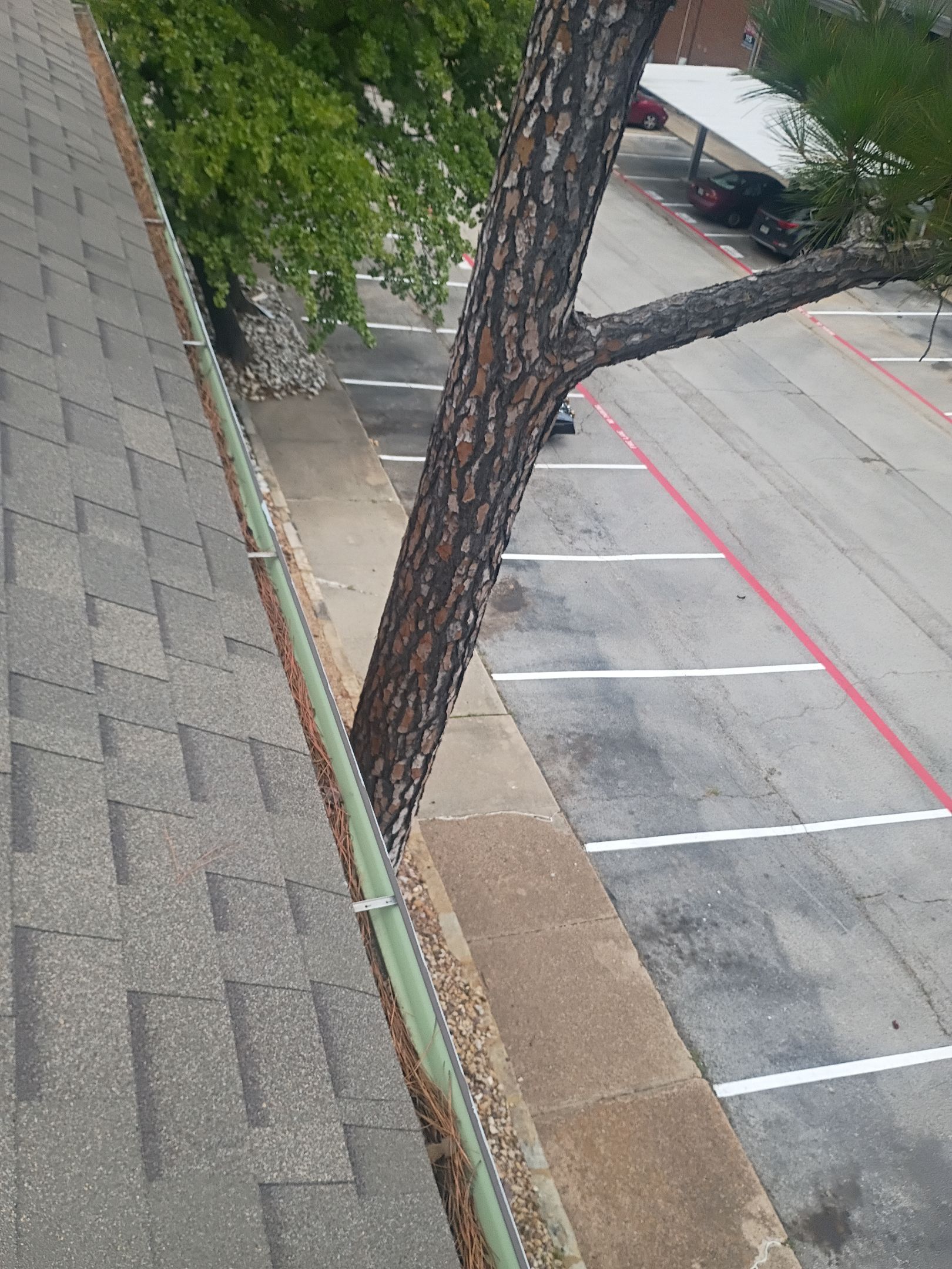 HOA gutter cleaning before