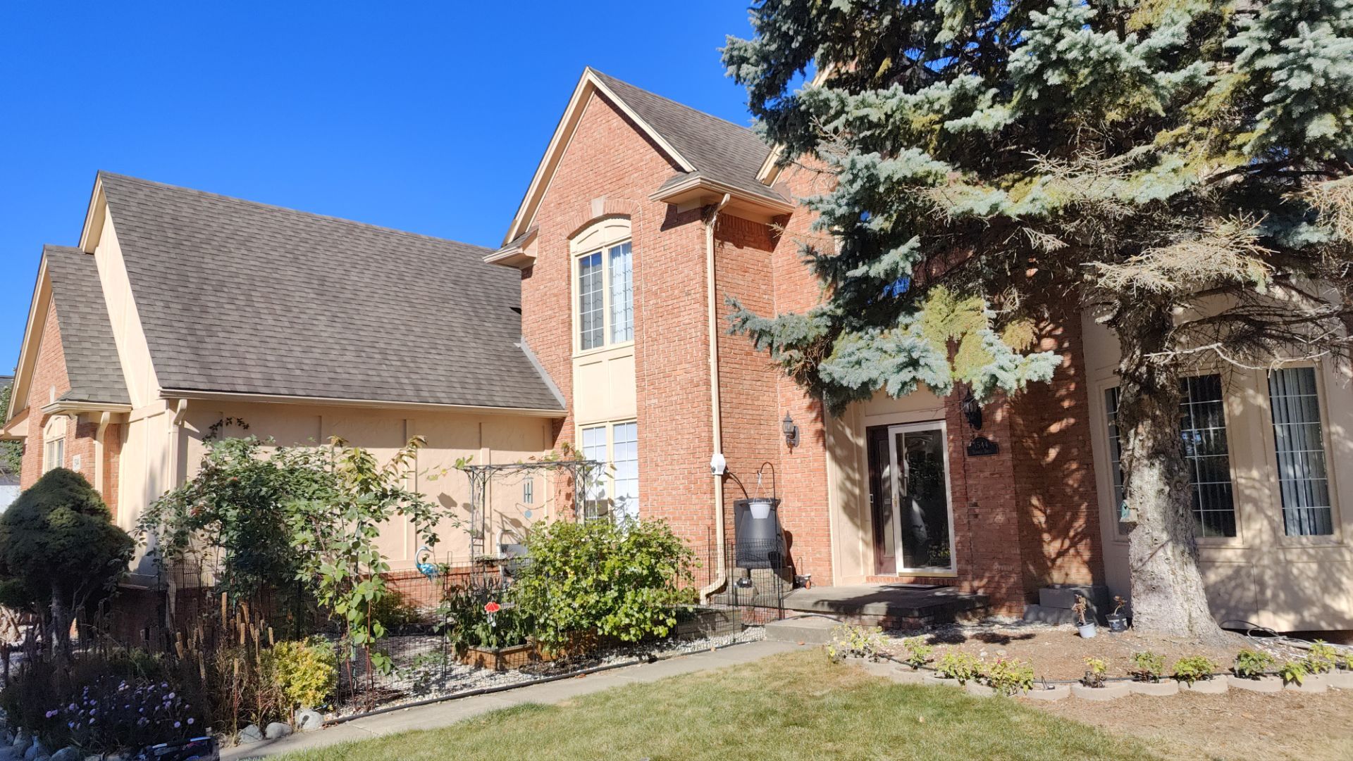 Roof Replacement using Owens Corning Williamsburg Grey by 180 Contractors