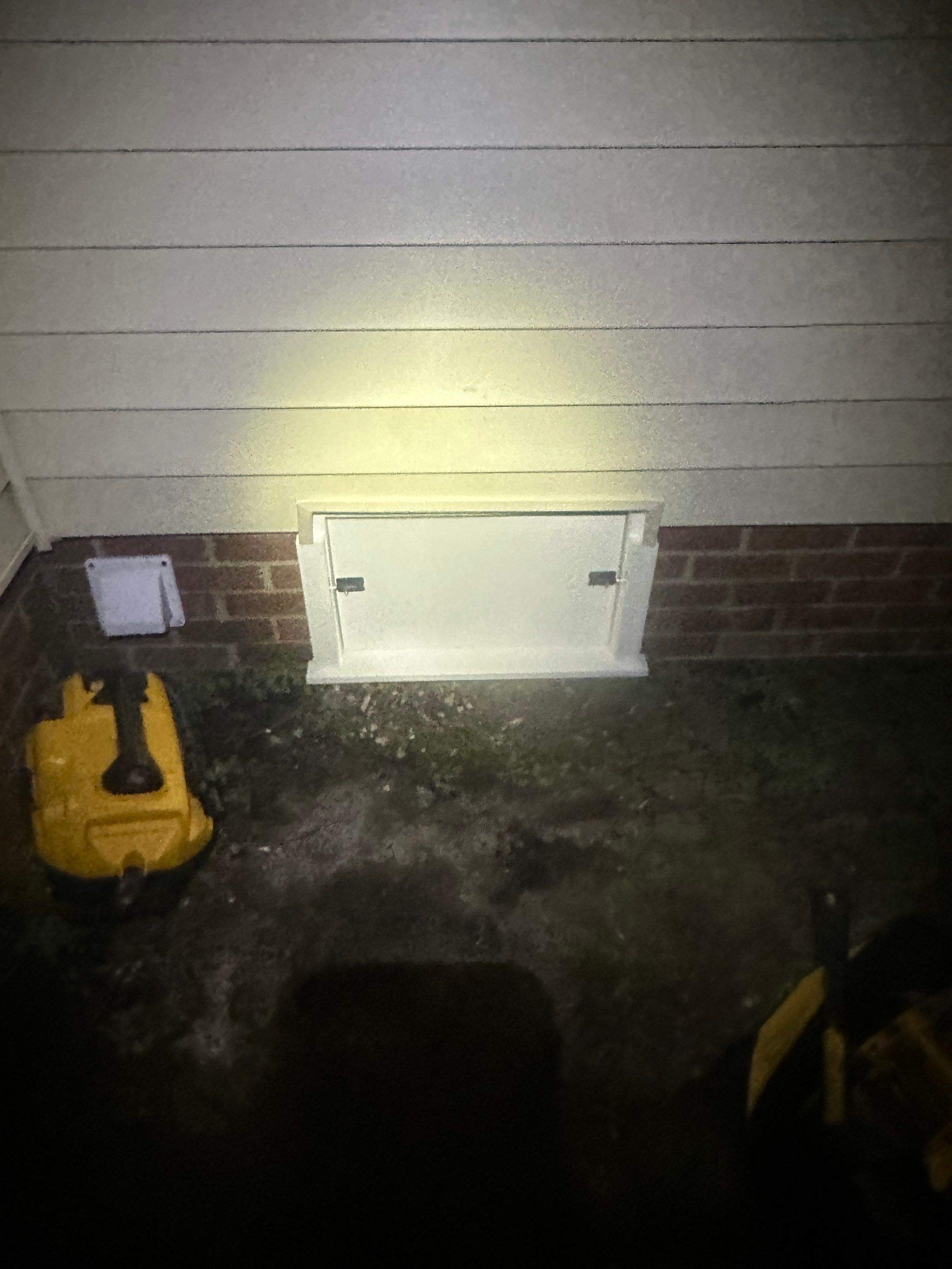 Sealed Crawlspace using Aprilaire E-70 Dehumidifier by Impact Crawlspace