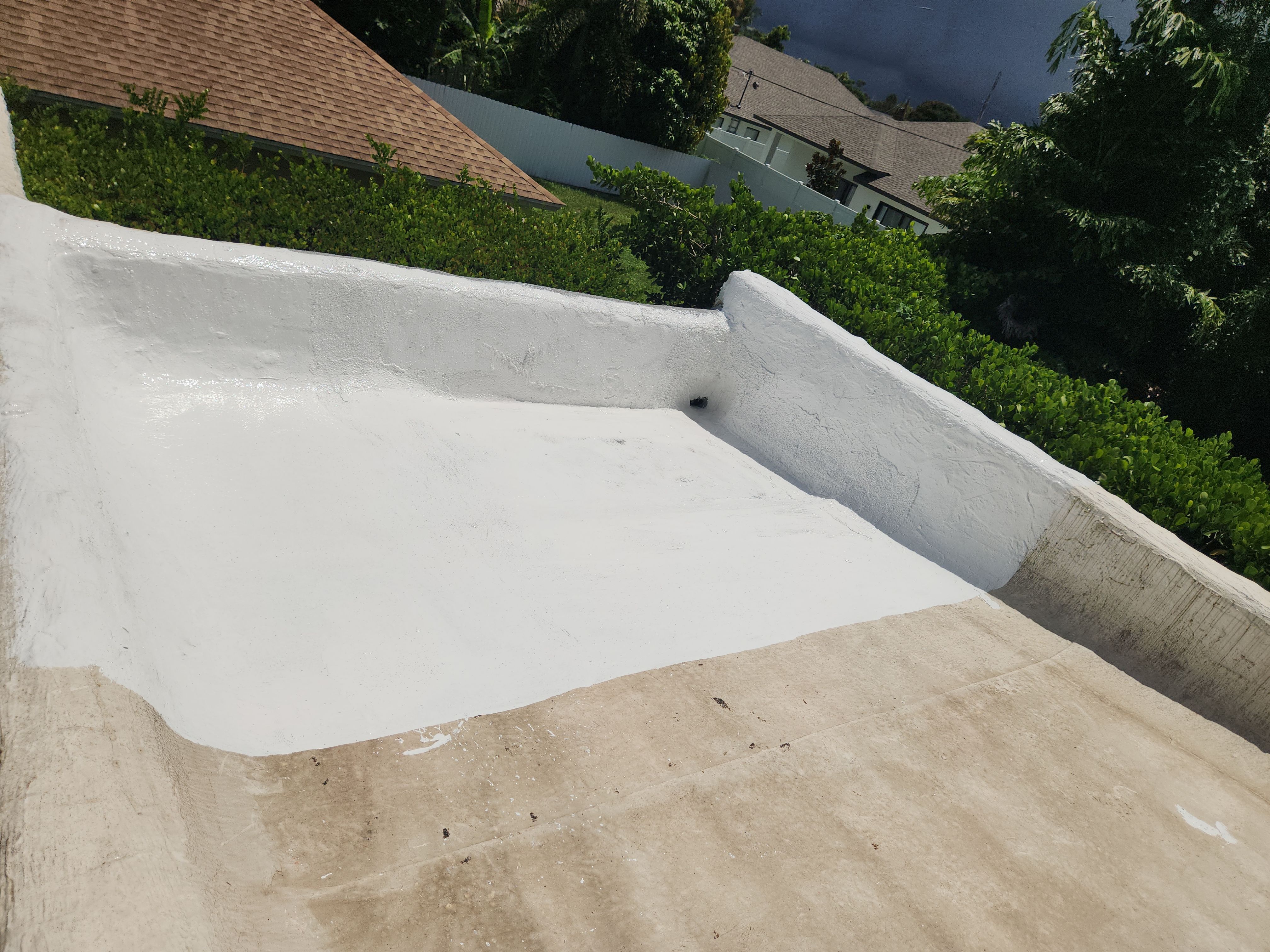 Flat Roof Leak Repair and Parapet Sealing in West Palm Beach by Aastro Roofing