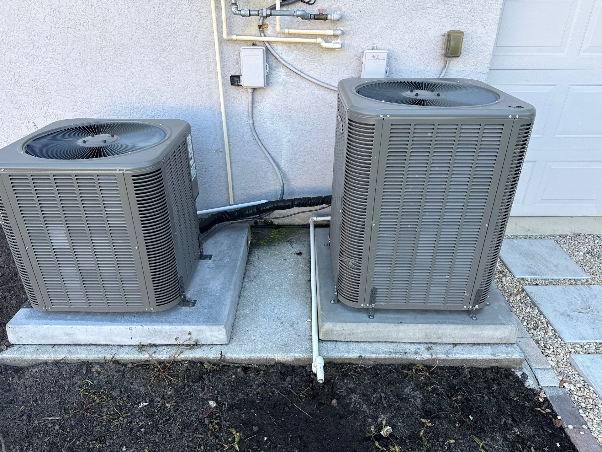 House Wash, Pool Deck & Screen Enclosure Cleaning | University Park, Sarasota FL by Sunshine AquaWash