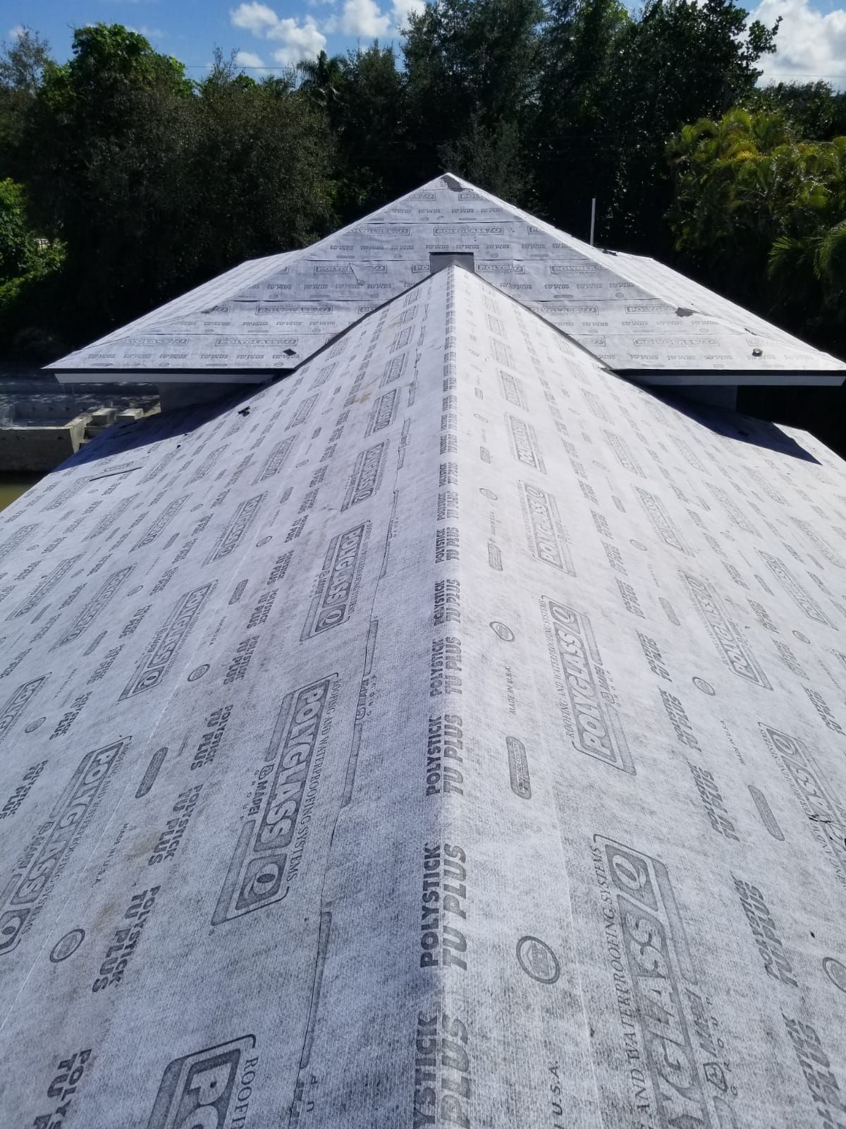 Crown Windsor Slate - Charcoal Black Color by Istueta Roofing