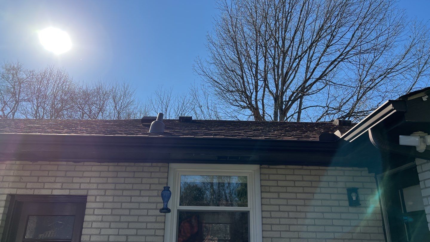 Residential Roofing Installation using Owens Corning Oakridge Roofing System by Undersun Roofing 