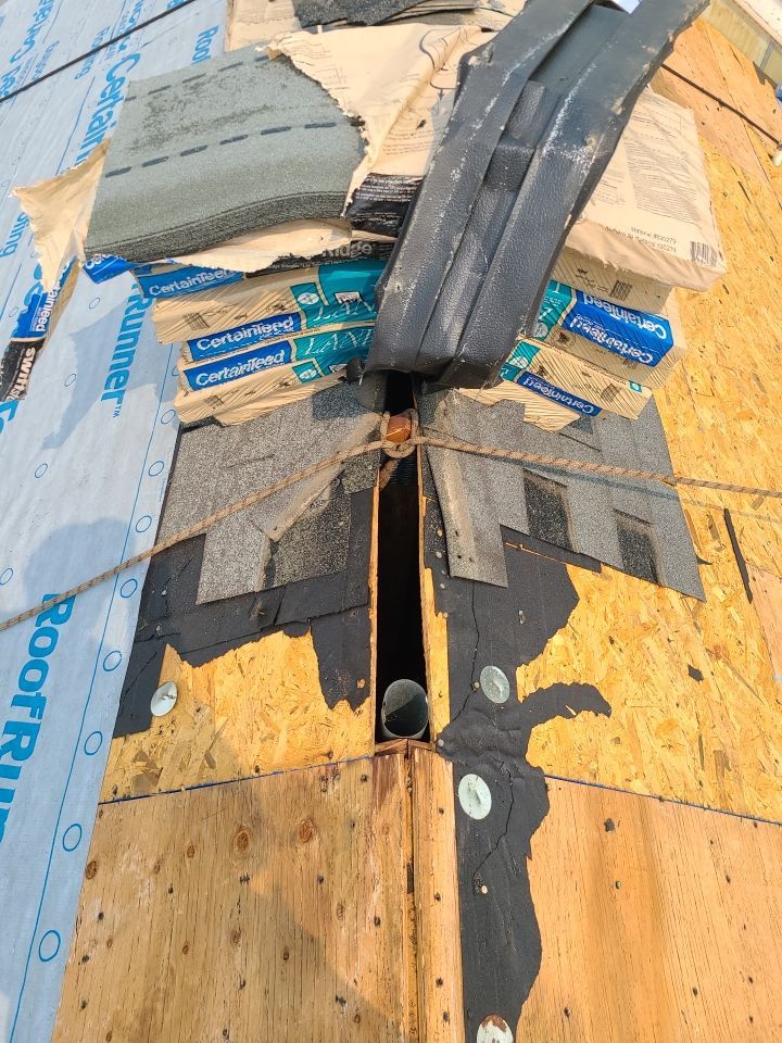 Sterling: CertainTeed Landmark Designer Shingles in Pewter by RM Banning, Inc.