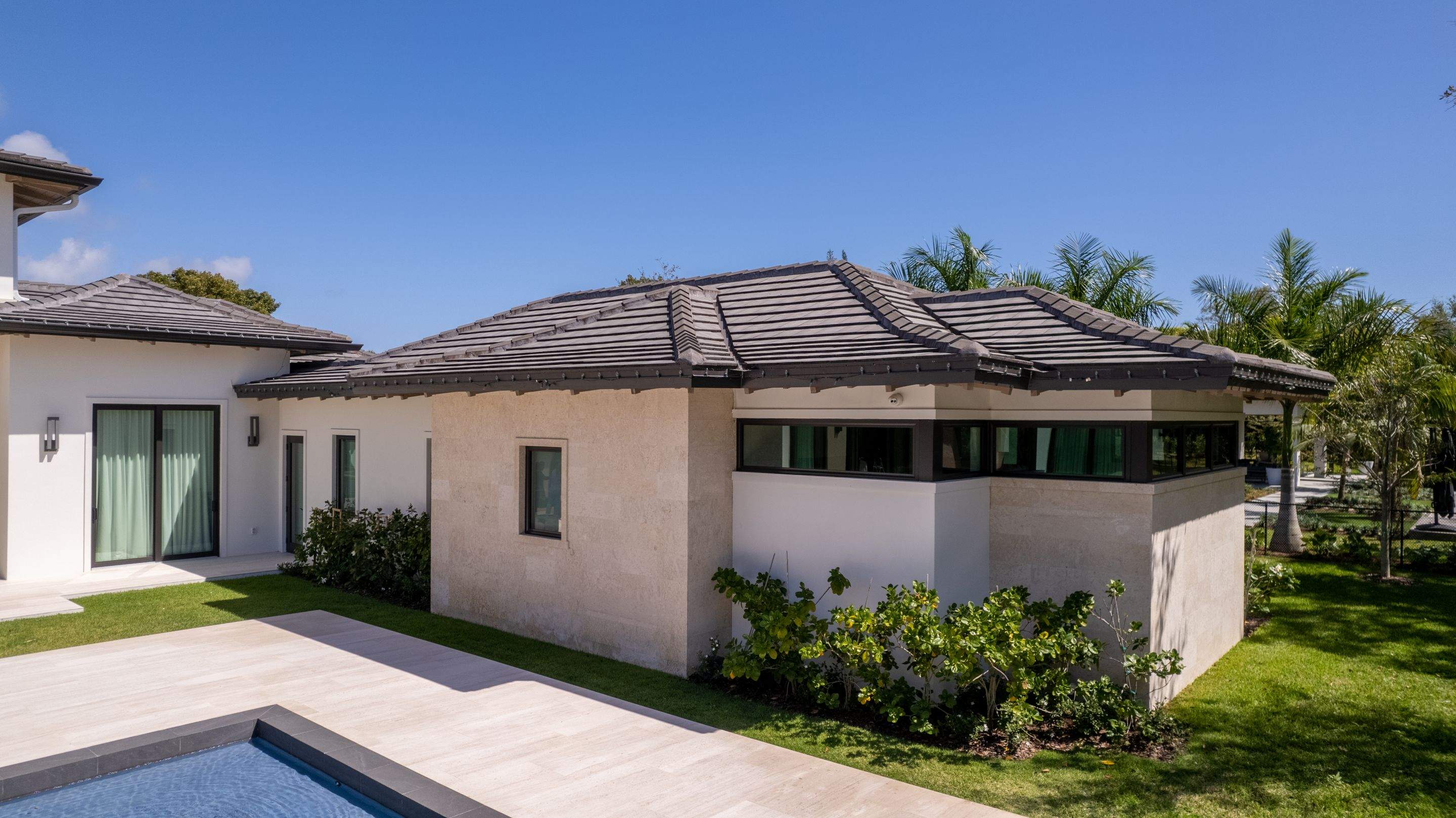 Crown Windsor Slate - Charcoal Black Color by Istueta Roofing