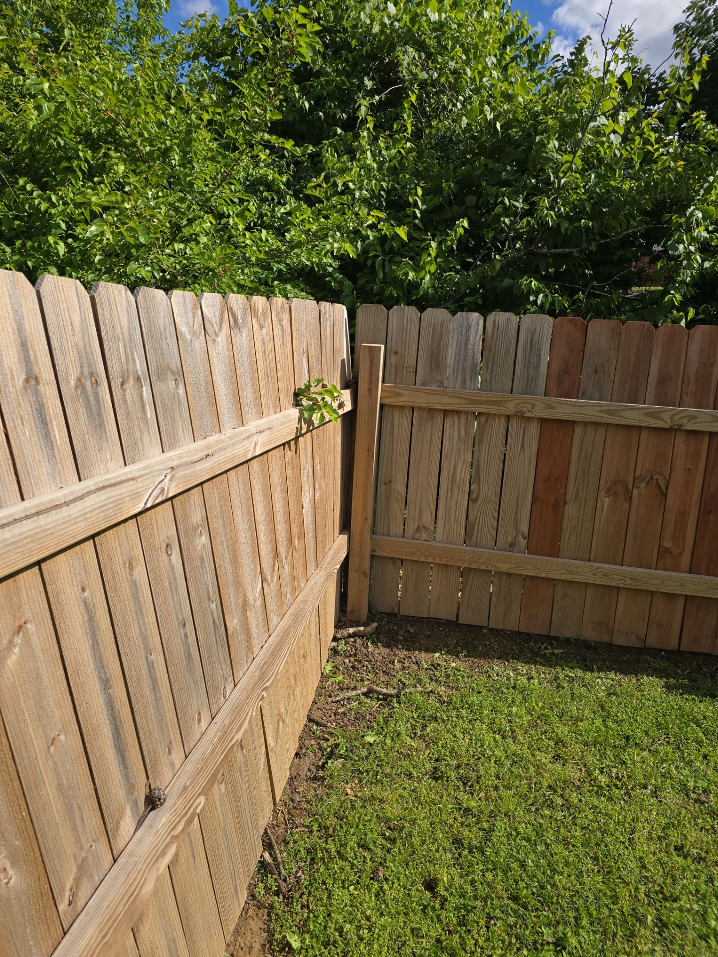 Wood Fence Post Replacement & Stabilization – Florissant, MO by Legendary Services Company LLC.