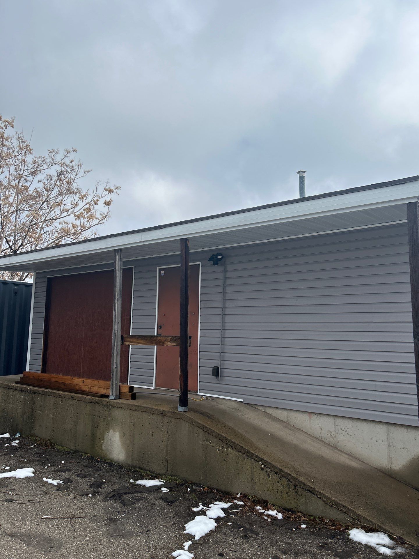 Bountiful | Premium Vinyl Lap Siding | Gray by Ideal Siding Utah