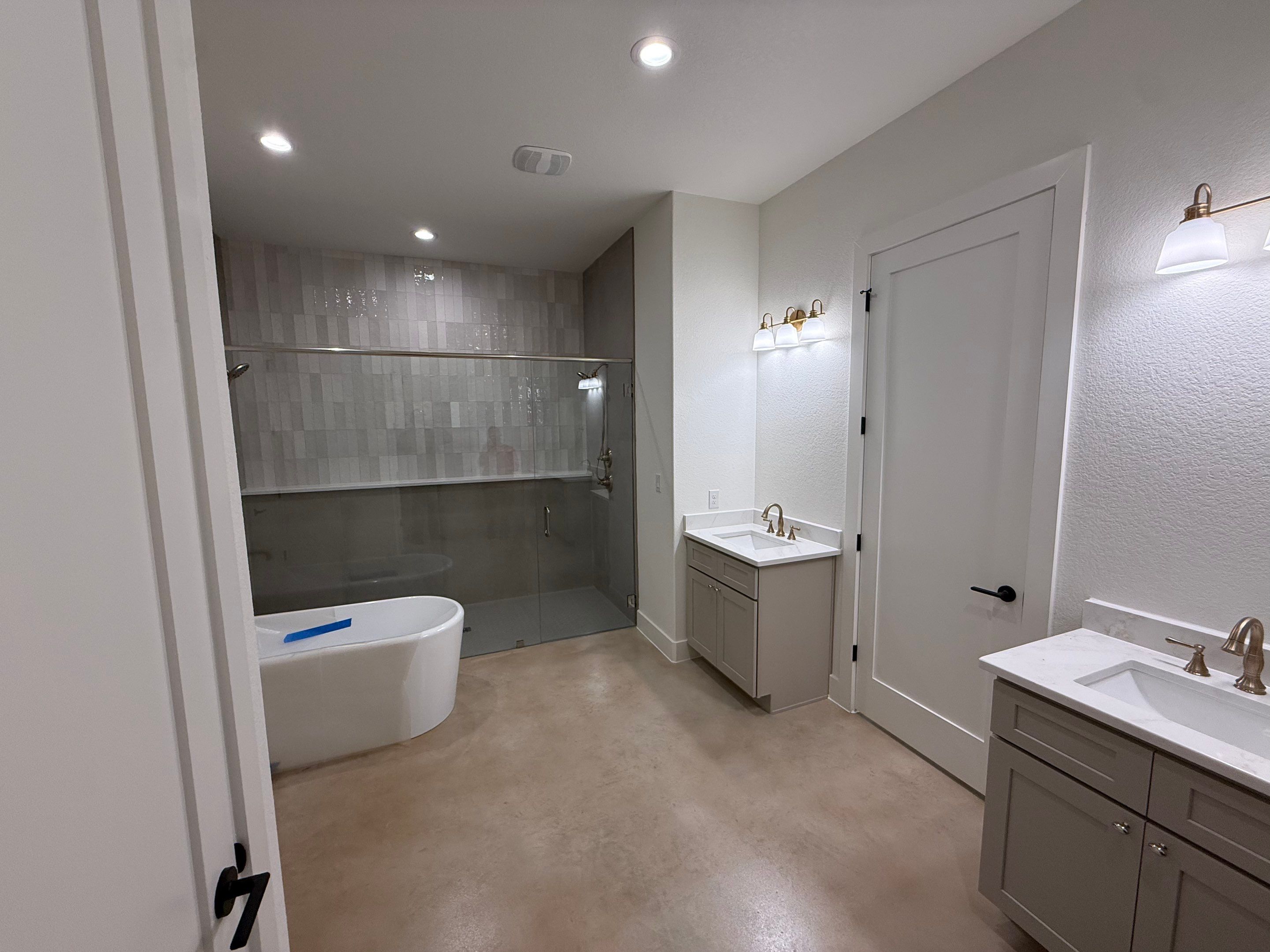 Custom Residential Construction and Interior Finishes in Bulverde by Roaring Lion Renovation, LLC