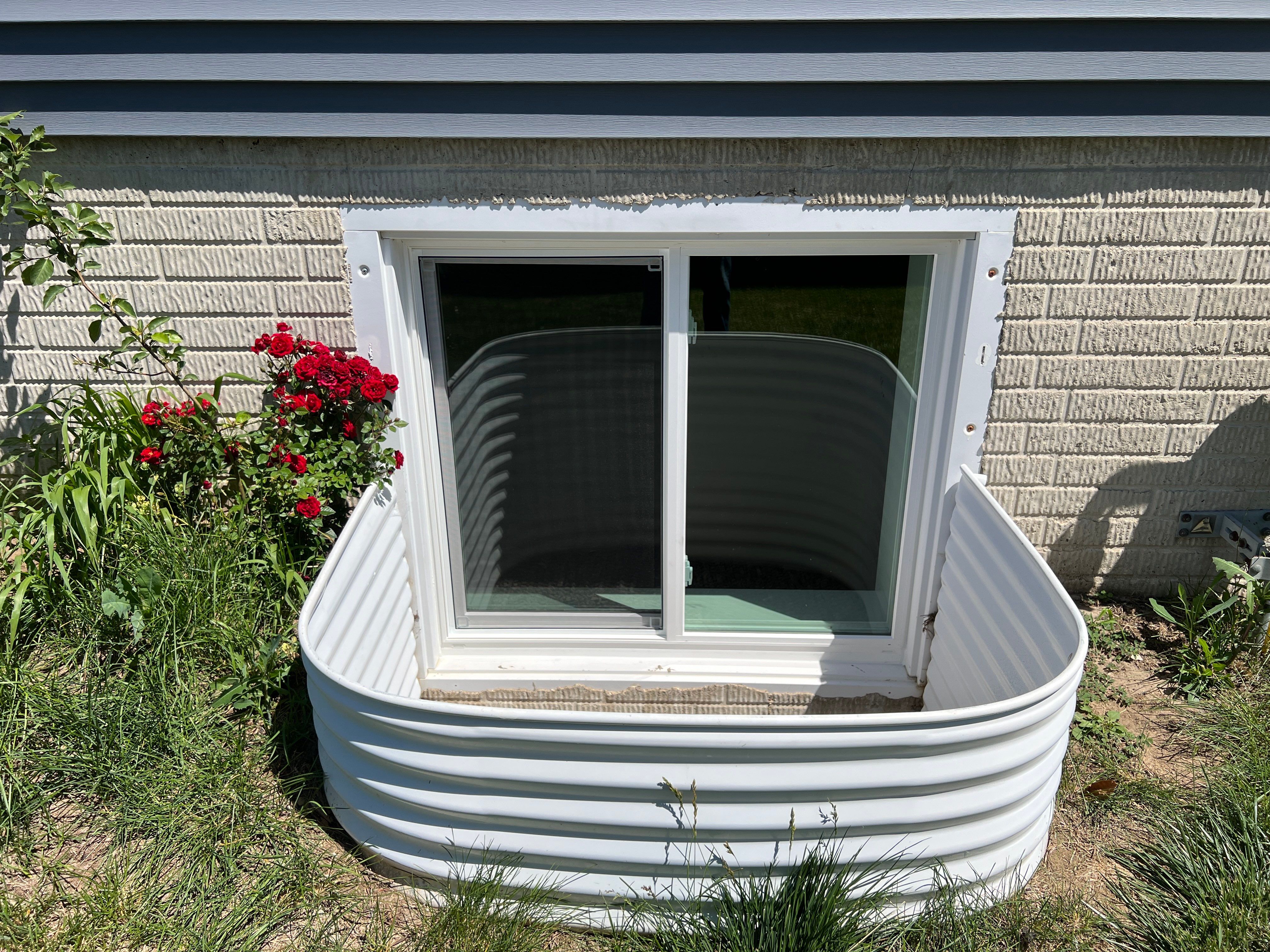 Window and siding replacment using Pella 250 series vinyl window by United Windows and Siding LLC