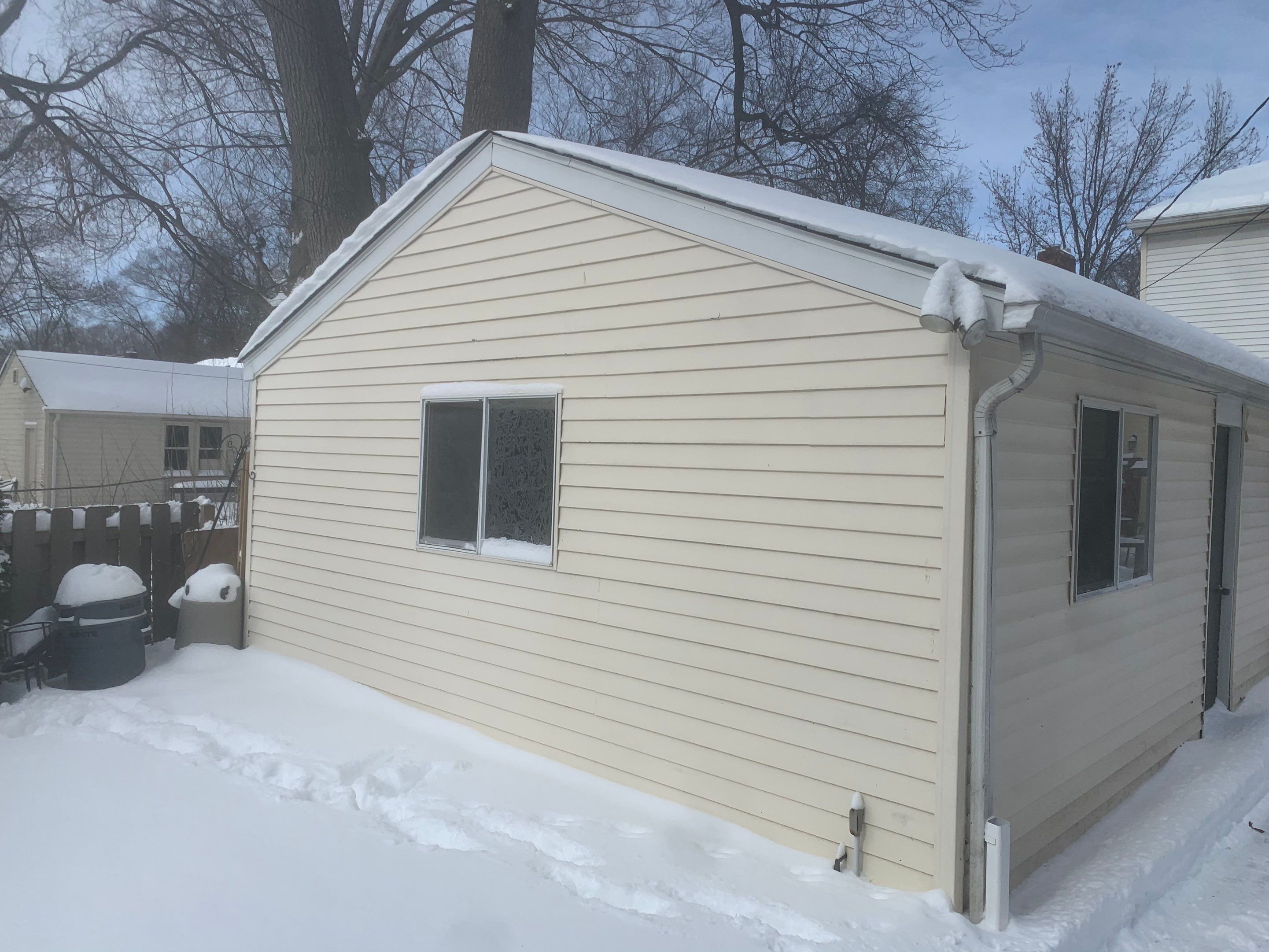 Siding Replacement using CertainTeed Restoration Classic D5 by 180 Contractors