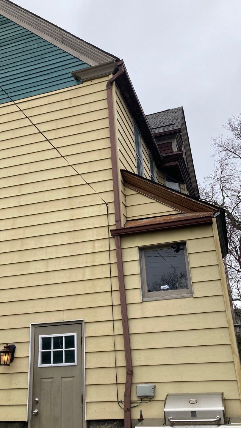 James Hardie Siding on Antique Home by Absolute Roofing and Construction