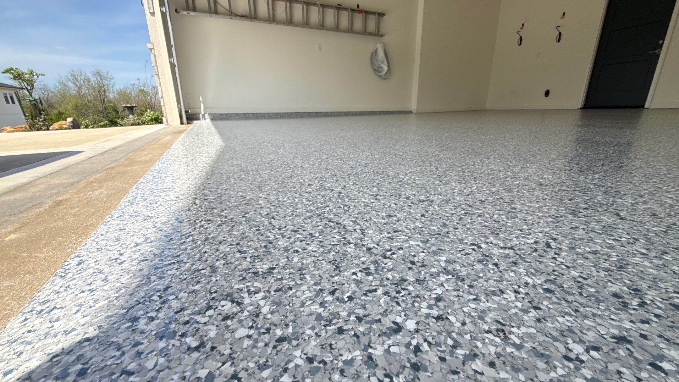 Steve's New Tidal Wave Floor Looks Beautiful by Banner Garage