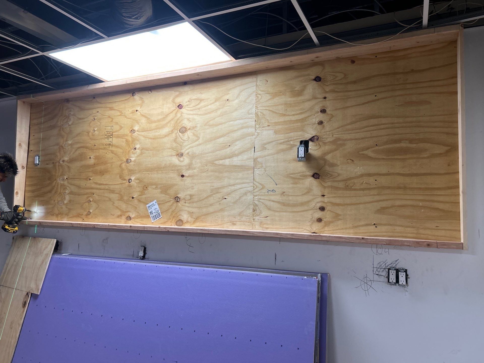 Sobol Whitestone Store Fit-out by Omada Construction Corp