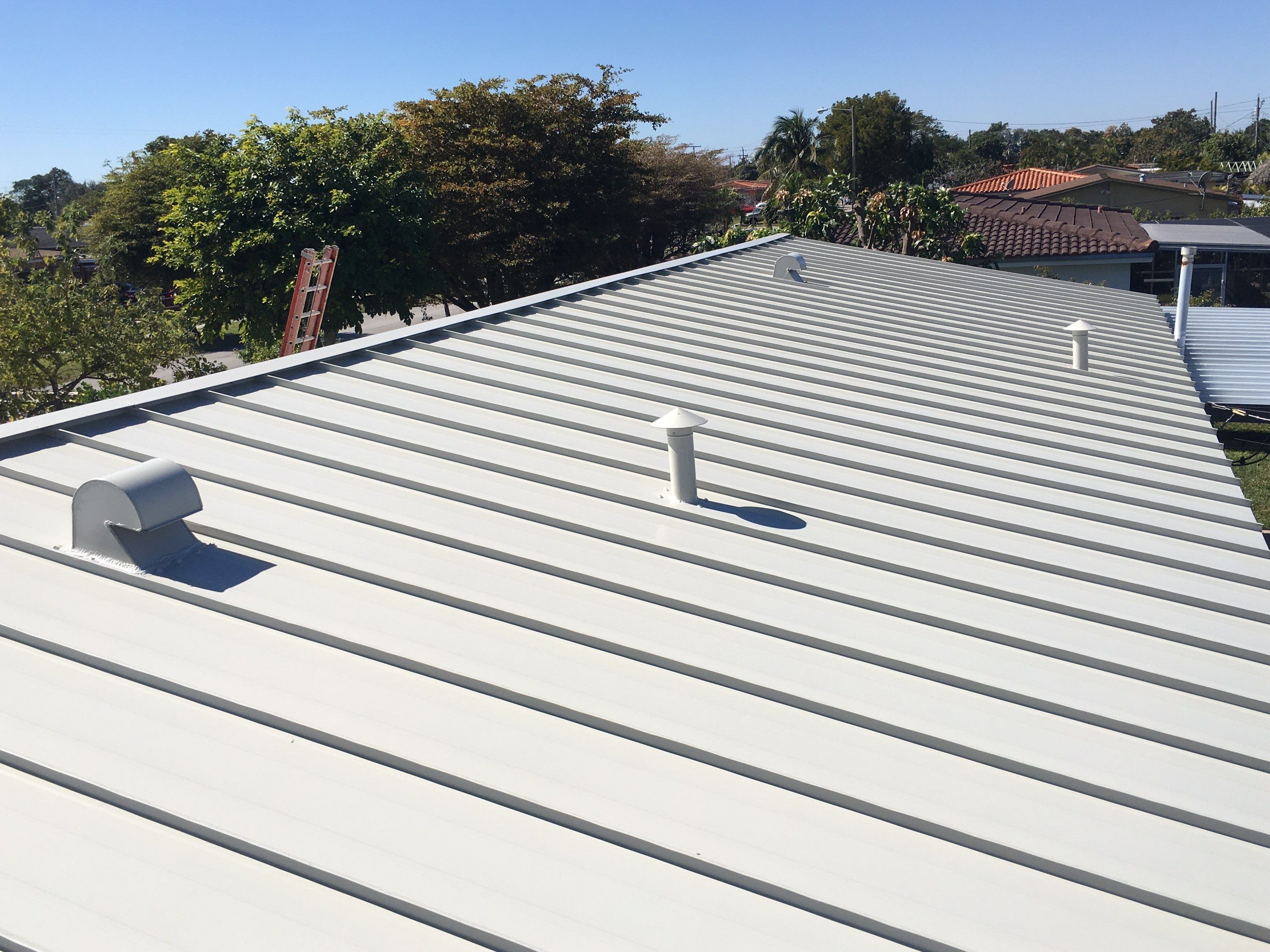 Metal Roof - Galvalume - Almond by Istueta Roofing