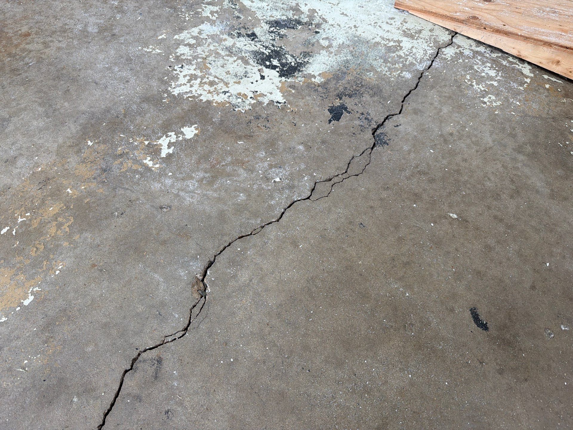 Yankton Garage Concrete Coating With Feather Gray Decorative Chips by Select Painting, Coatings & Garage Cabinets