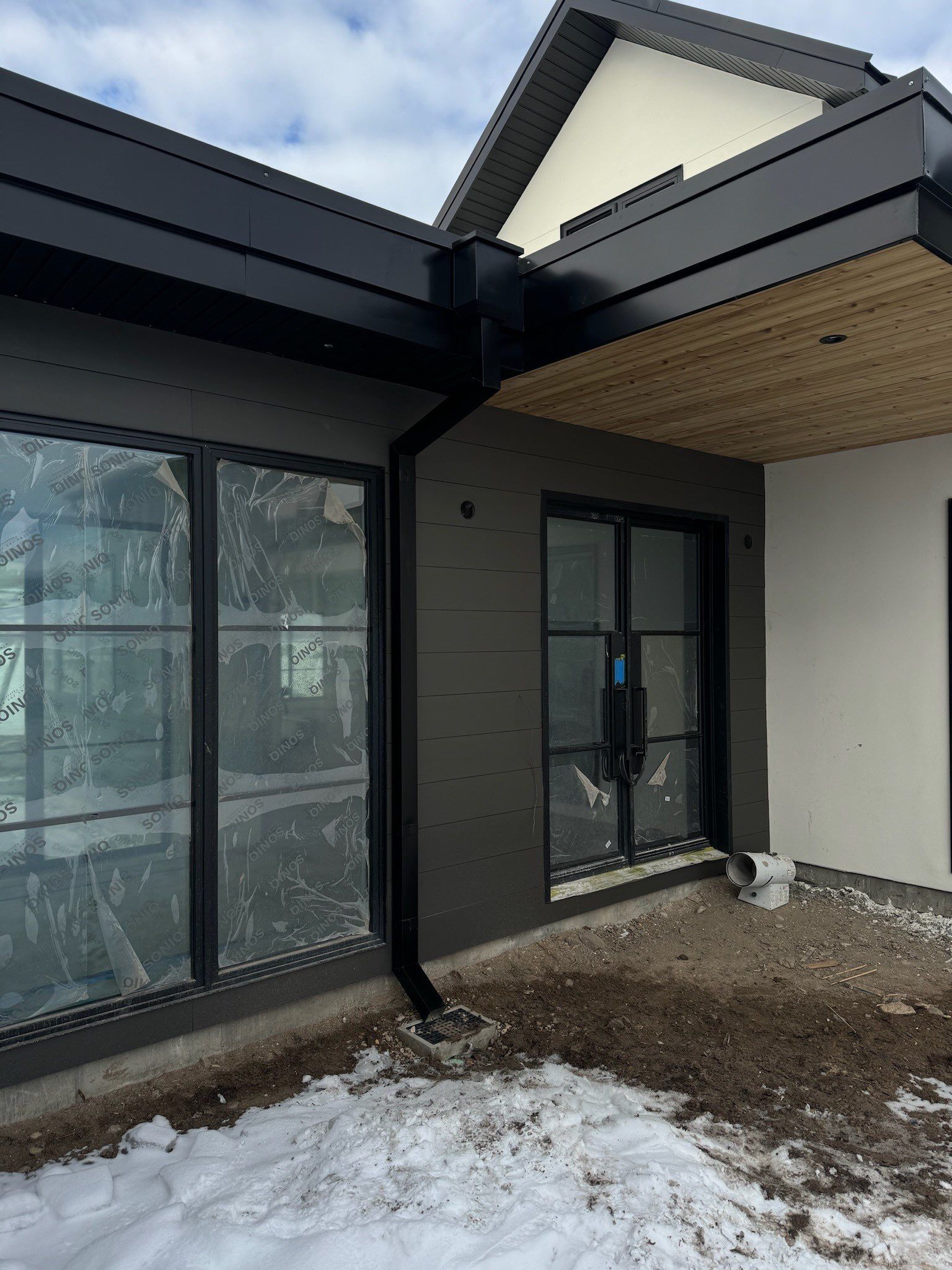 Accesories by Master Rain Gutters.