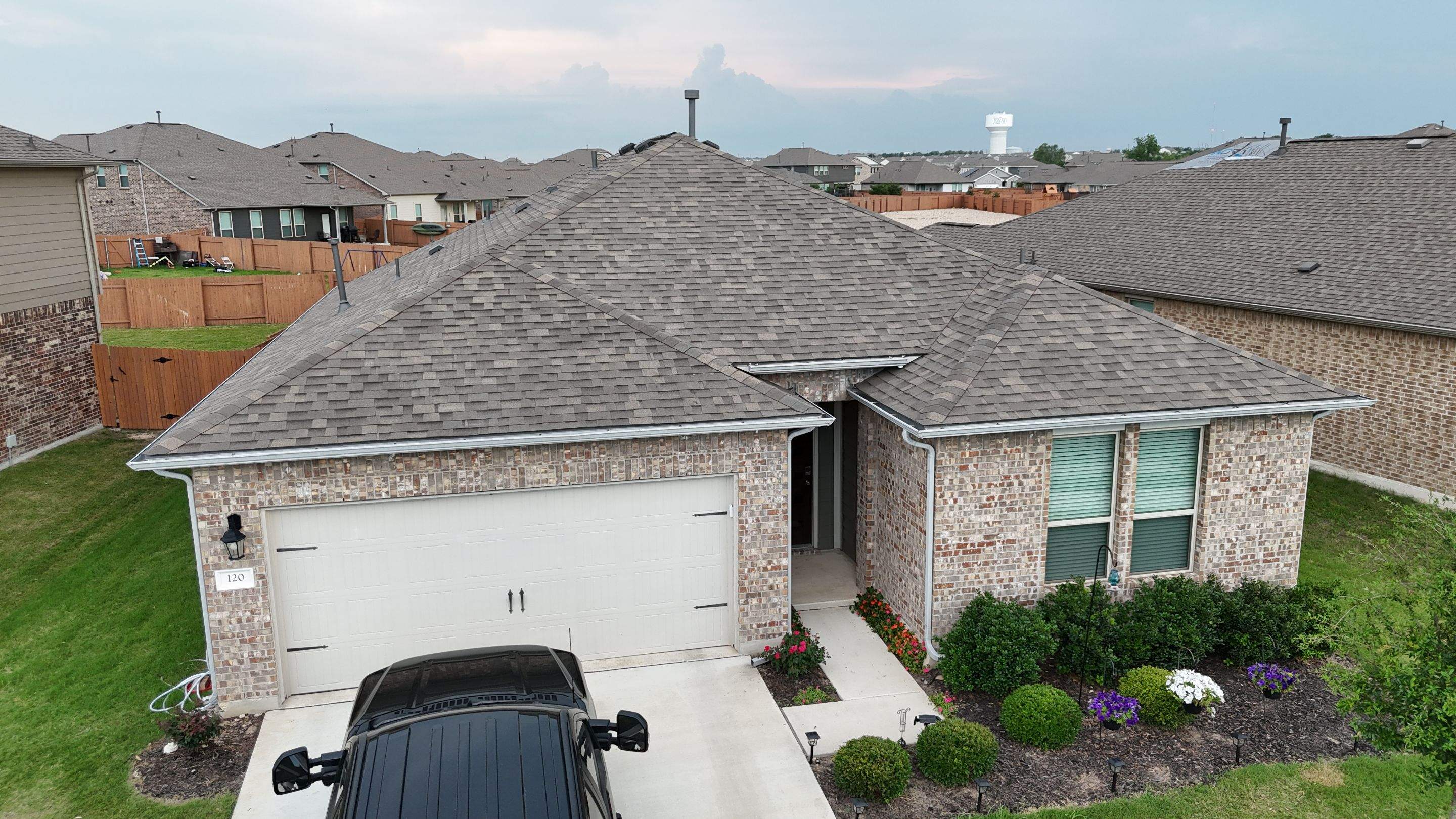 Weathered Wood - Malarkey Vista by RoofsOnly.com