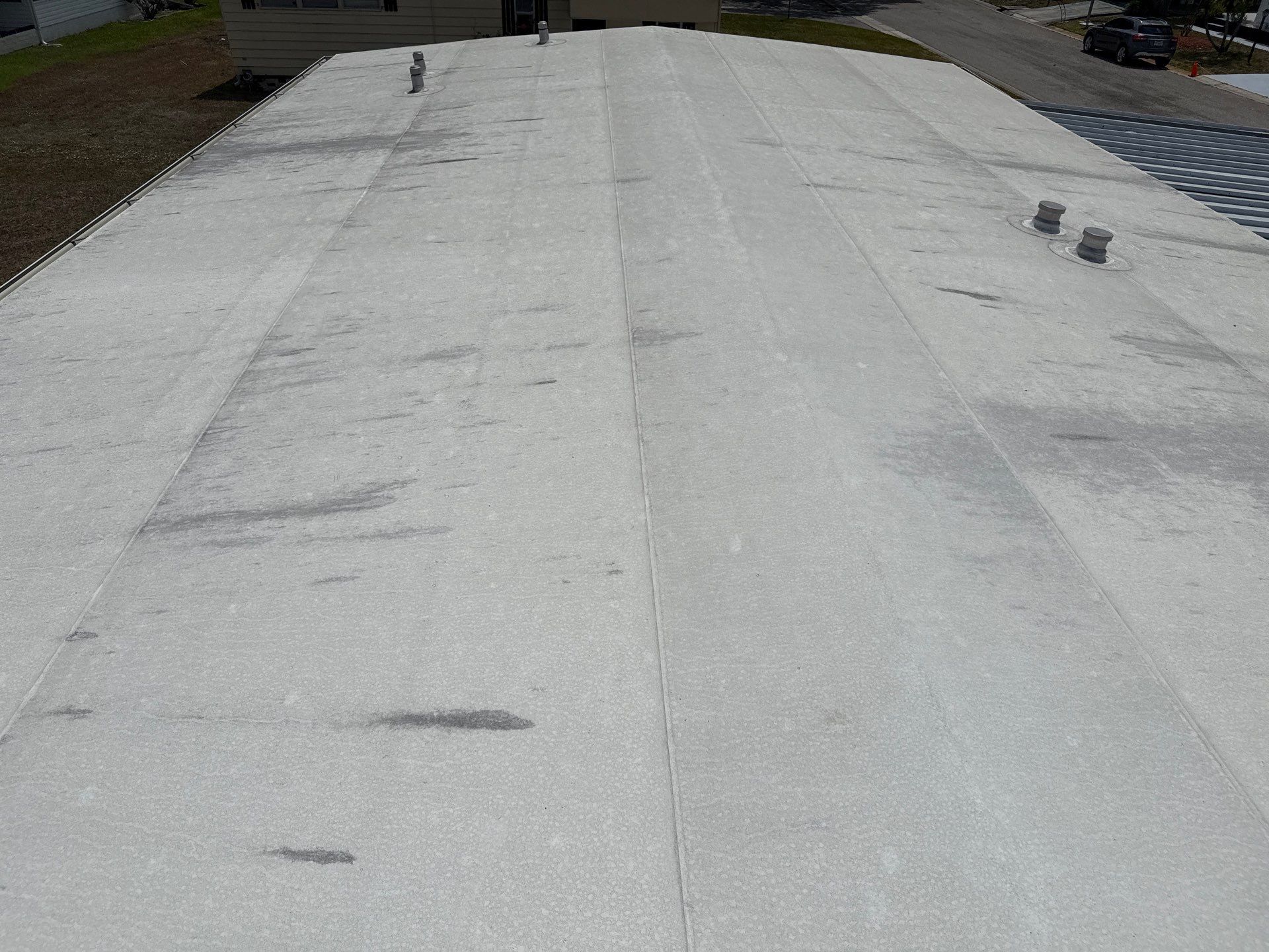 TPO Roof Cleaning in Shadow Brook Mobile Home Park – Palmetto, FL by Sunshine AquaWash