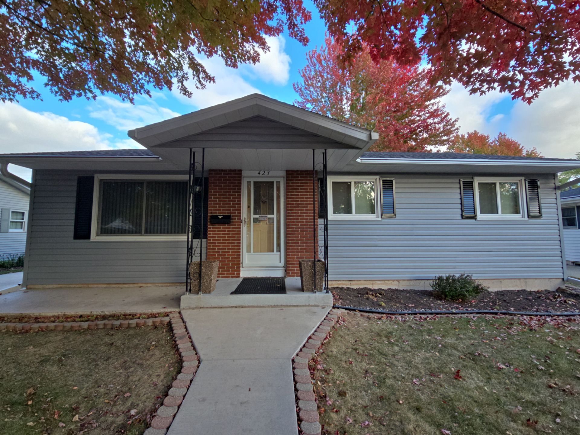 Siding Replacement with Vinyl Siding in Granite Gray by Gellings Roofing & Siding