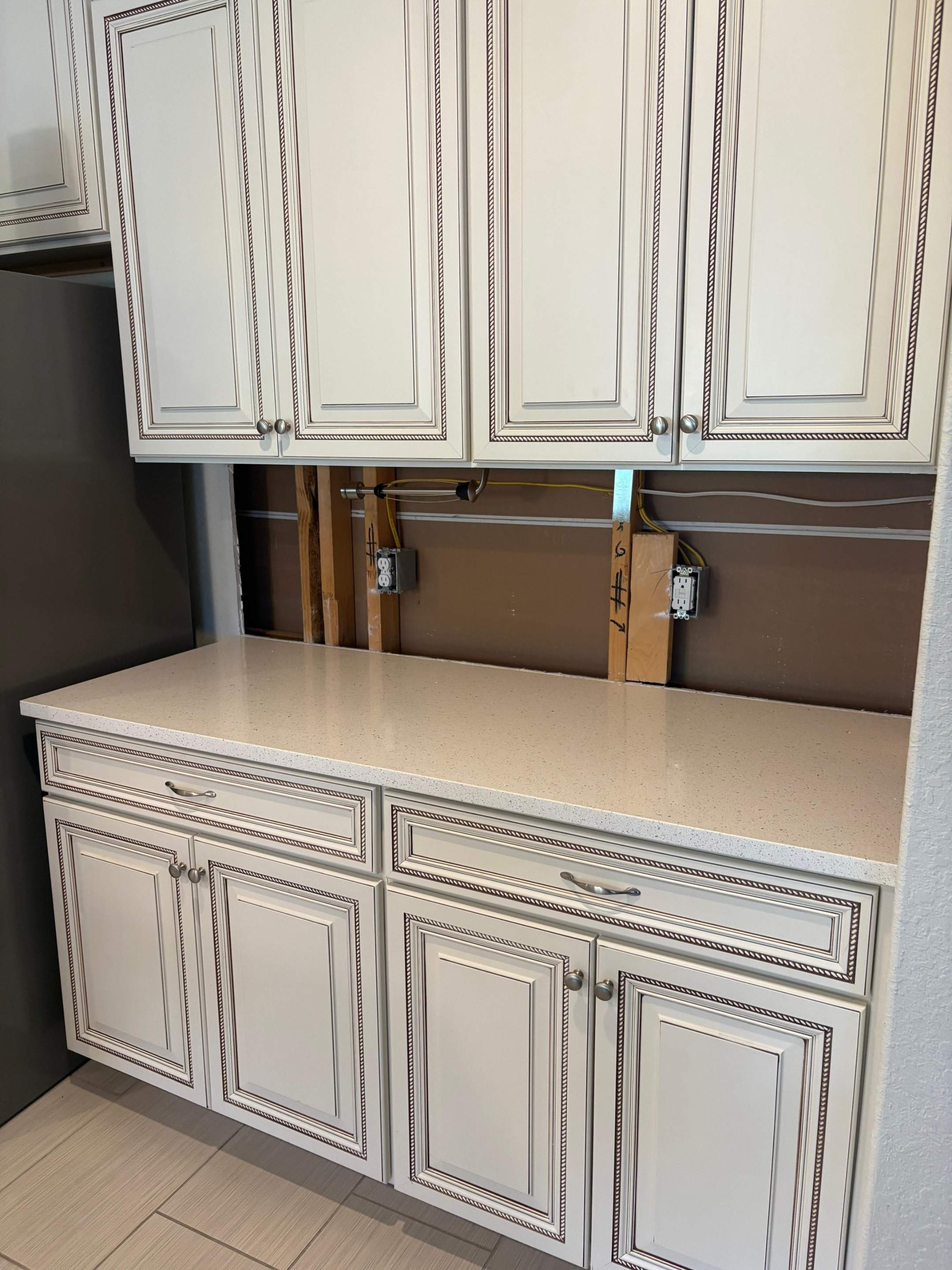 San Antonio Kitchen Remodel with Quartz Counters and Glass Backsplash by Mena stone surfaces