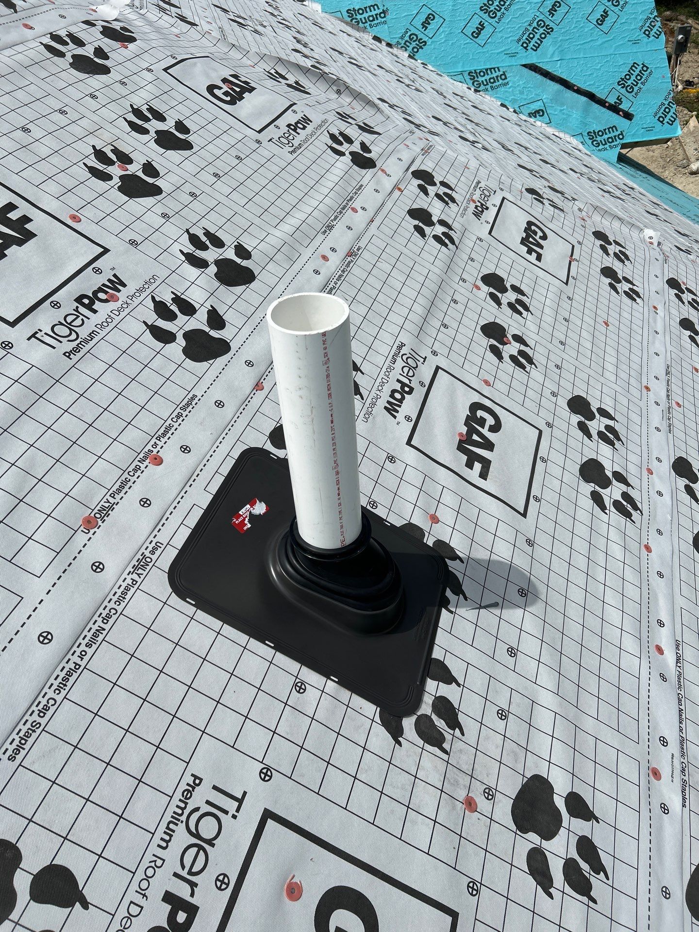 UHDZ Whitefish Hills - Weathered Wood by Montana Roofing Solutions