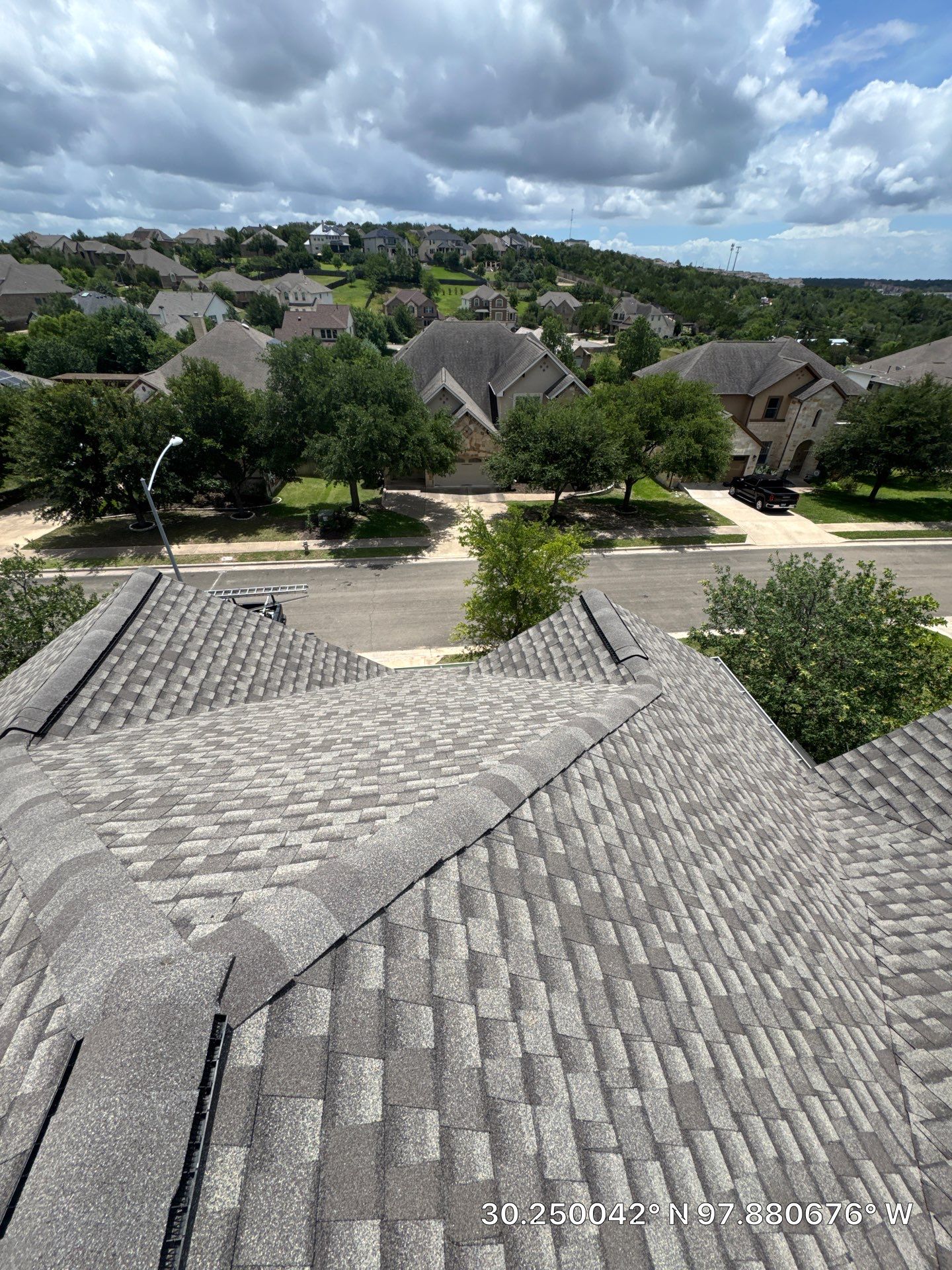 GAF UHDZ - Weathered Wood by Elite Roofing LLC