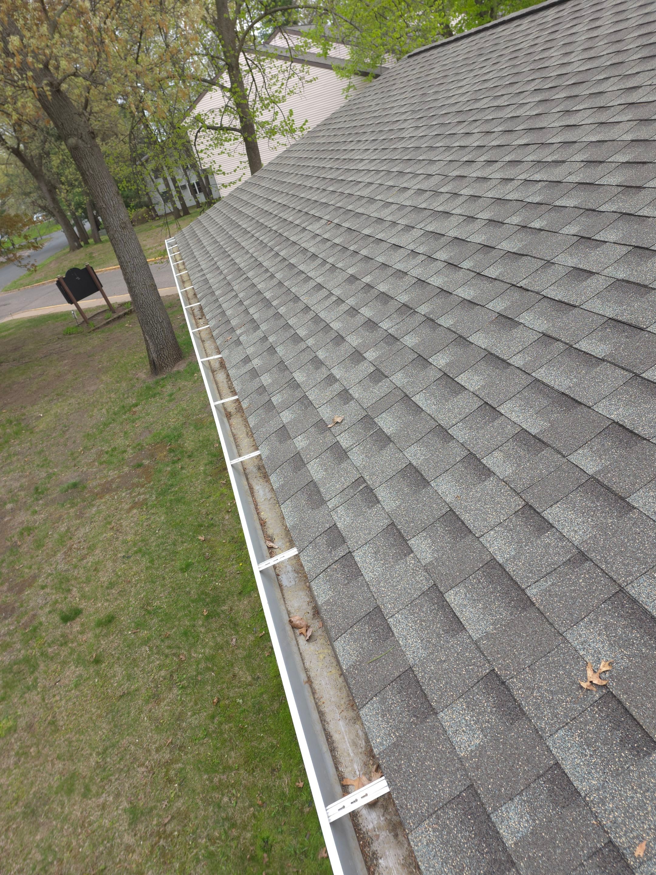 HOA gutter cleaning after photo.