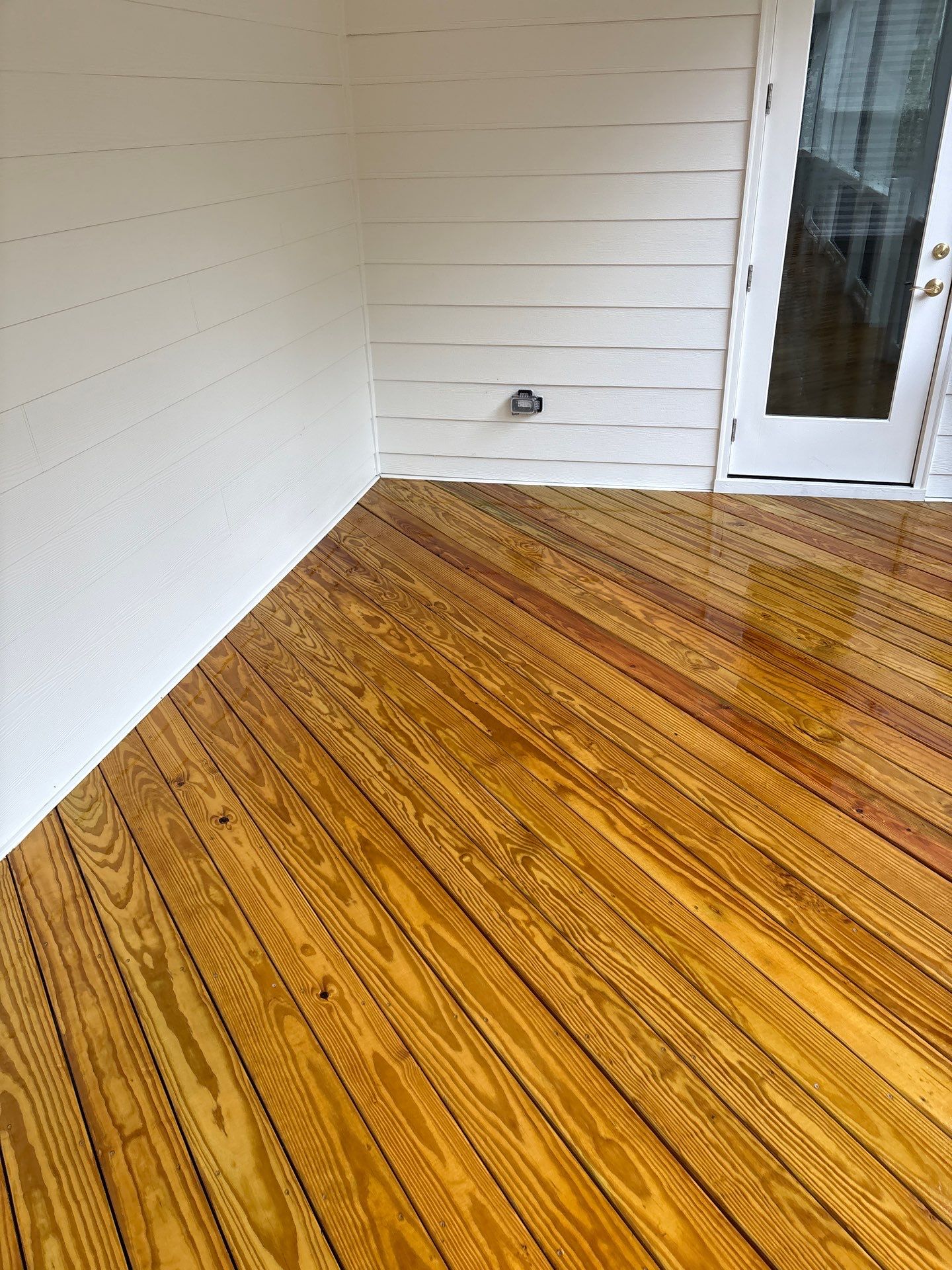 Wood Deck using Wood Sealant by DuraSeal