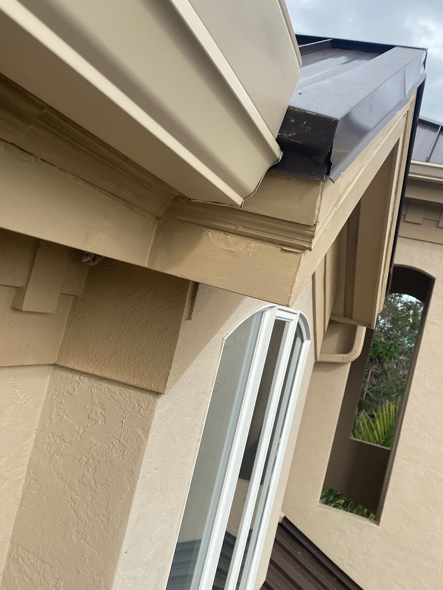 Seamless Gutters in Sarasota FL by Gutter Professors