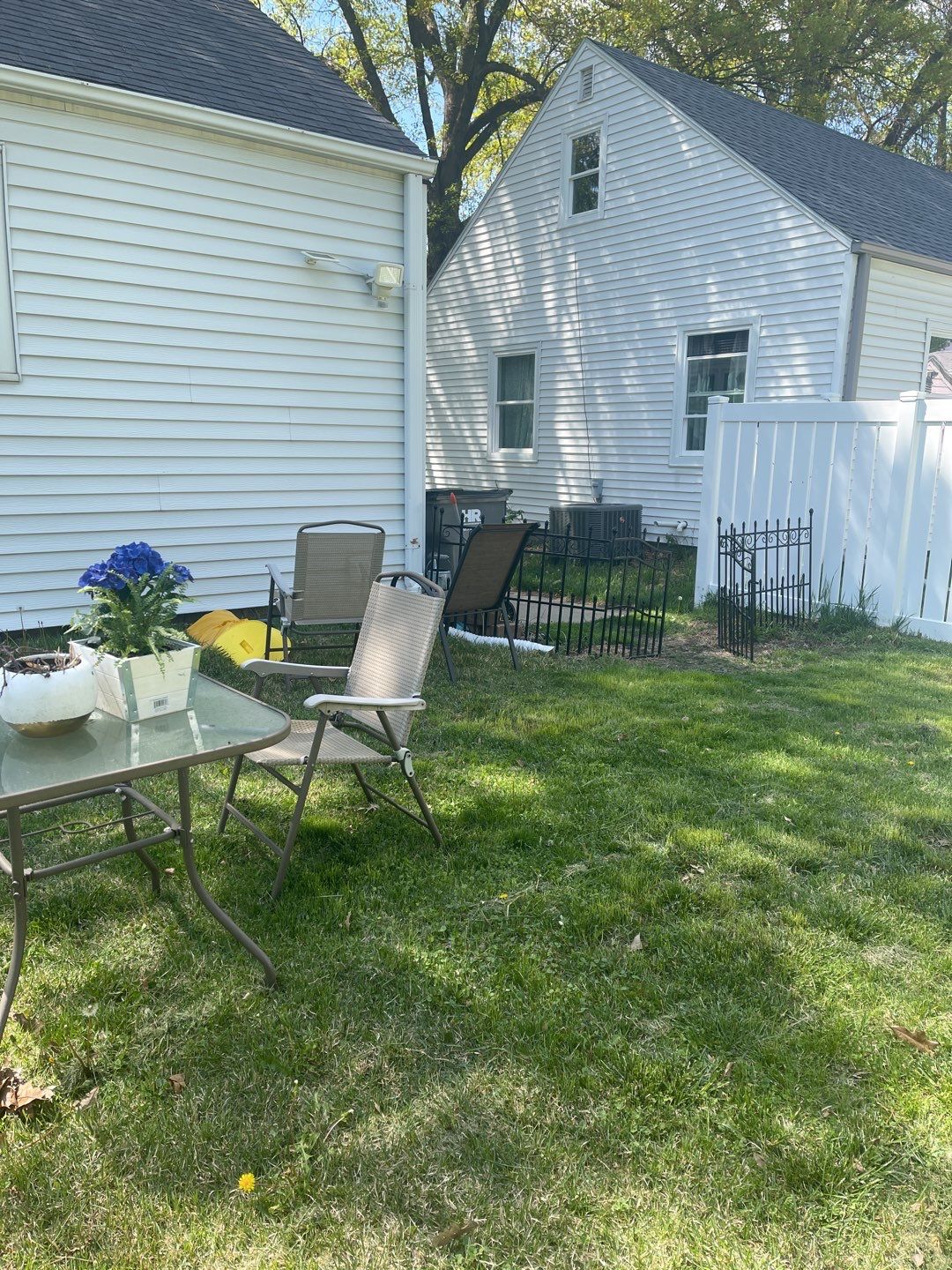 House Reno using White siding by CompanyCam