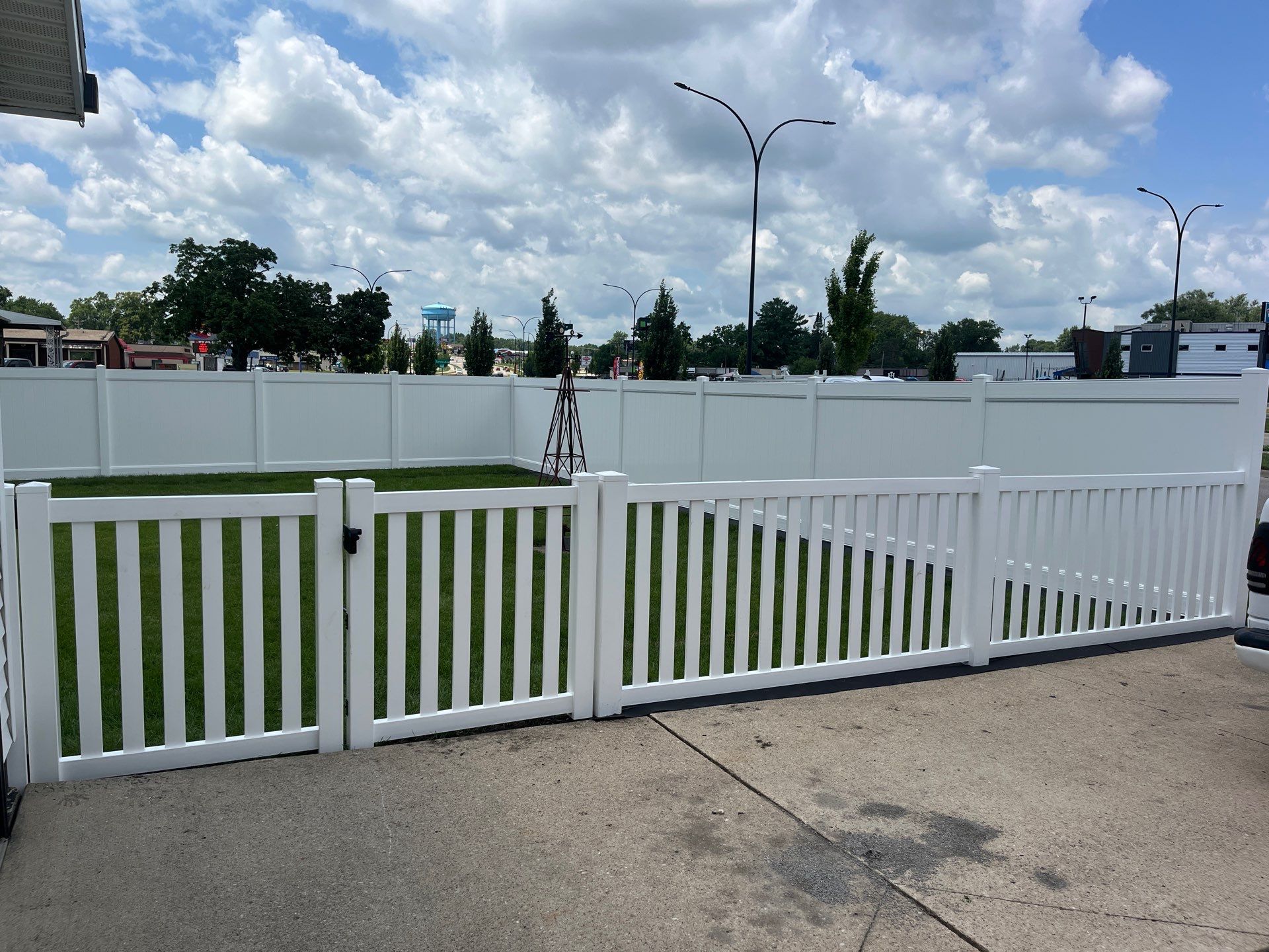 White Vinyl Privacy and Picket Fence Installation in Waterloo by Perfect Picket Fence and Stain