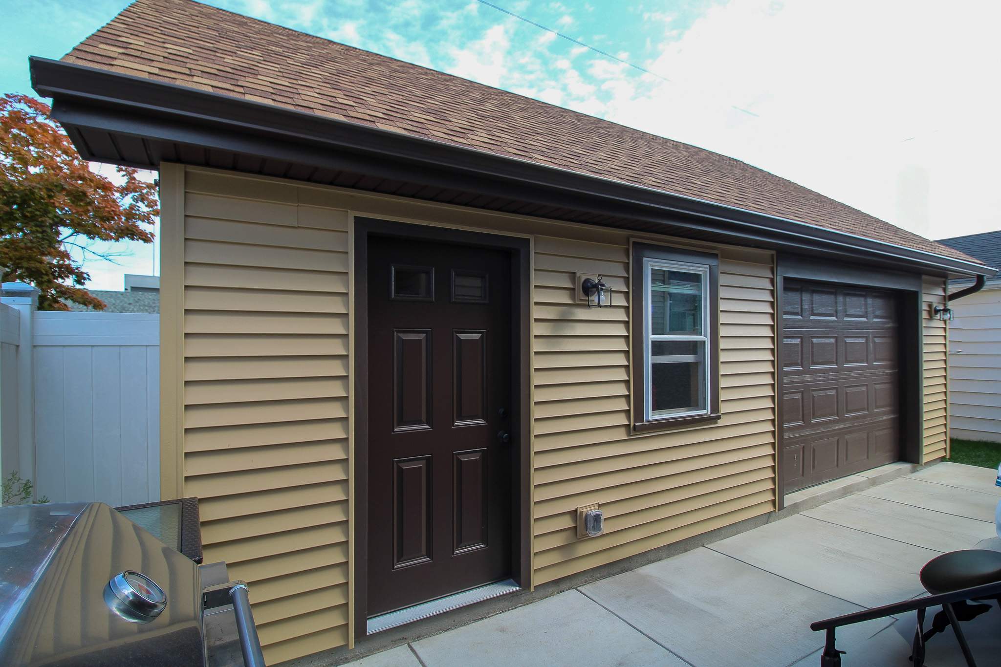 Garage by Ivy Lea Construction