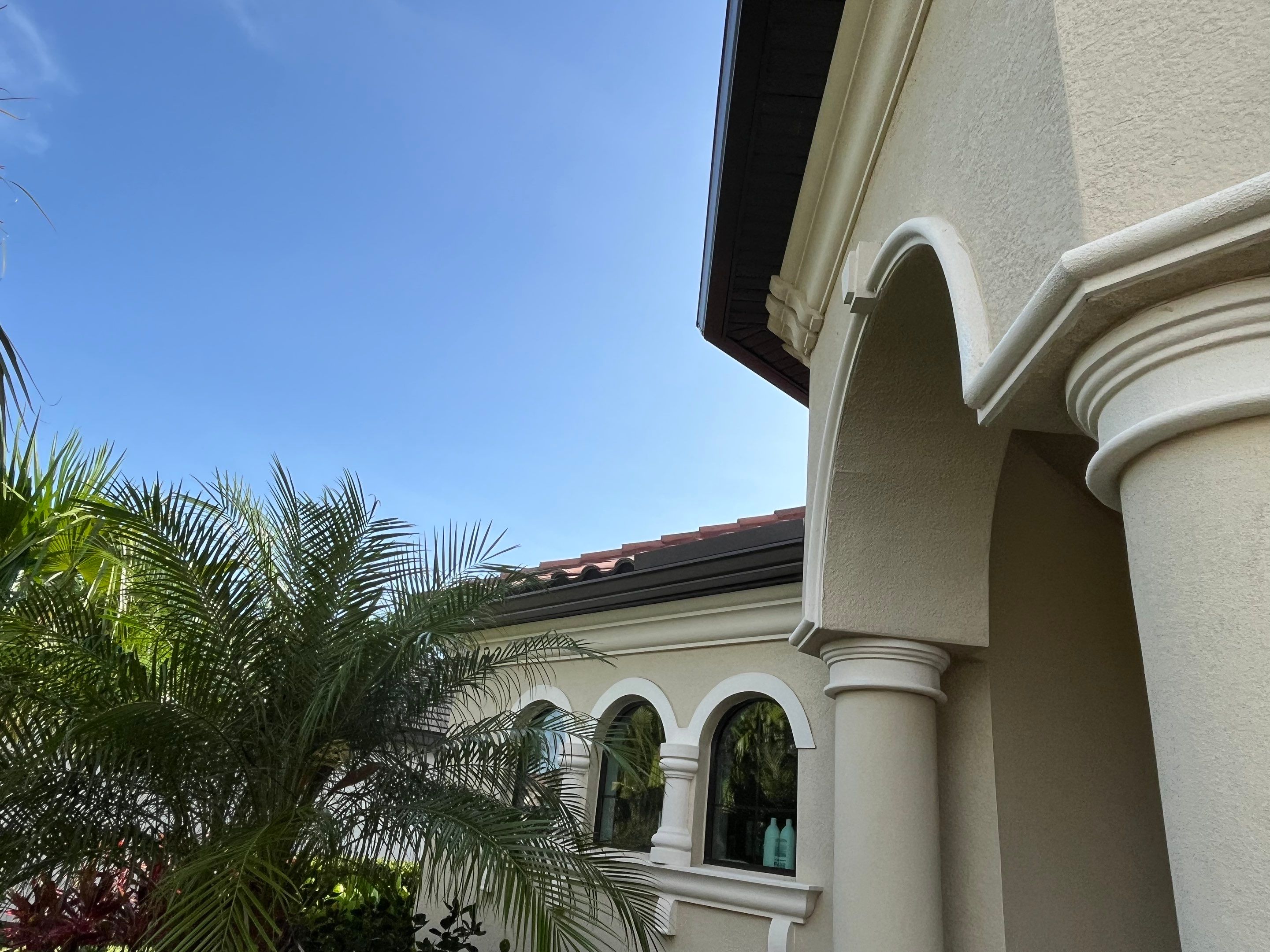 Musket Brown Seamless Gutters using Musket Brown Seamless Gutters in Brudenton by Gutter Professors