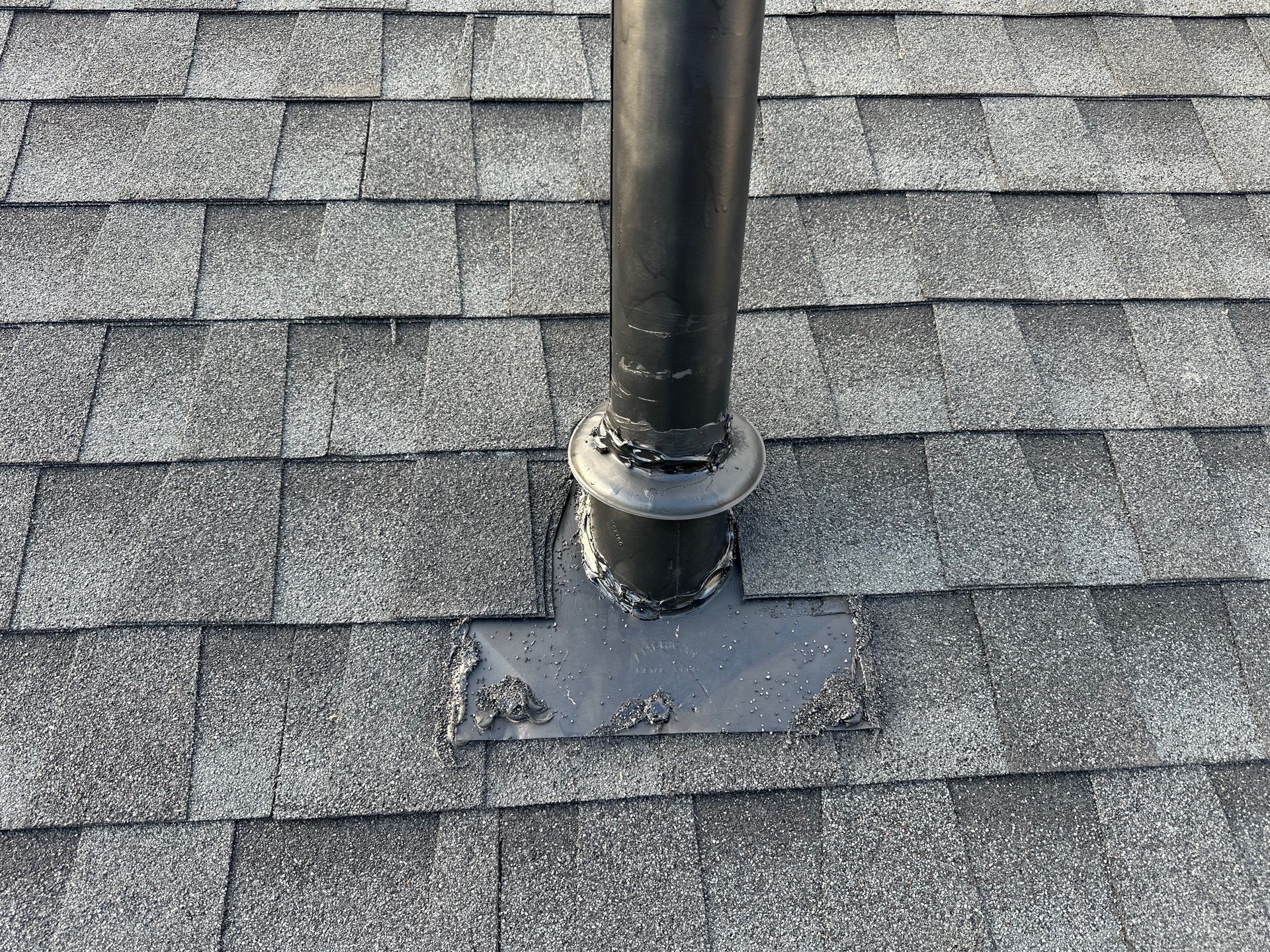 GAF HDZ CHARCOAL W/ PREMIUM RIDGE Z by Motion Roofing