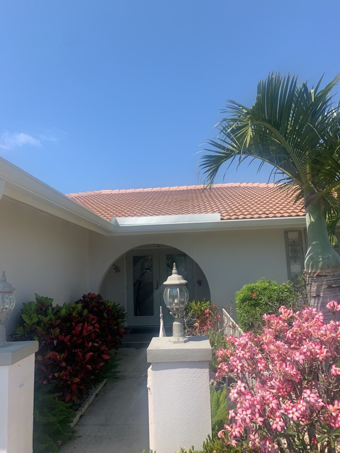 7-Inch Seamless Gutters for Punta Gorda FL by Gutter Professors