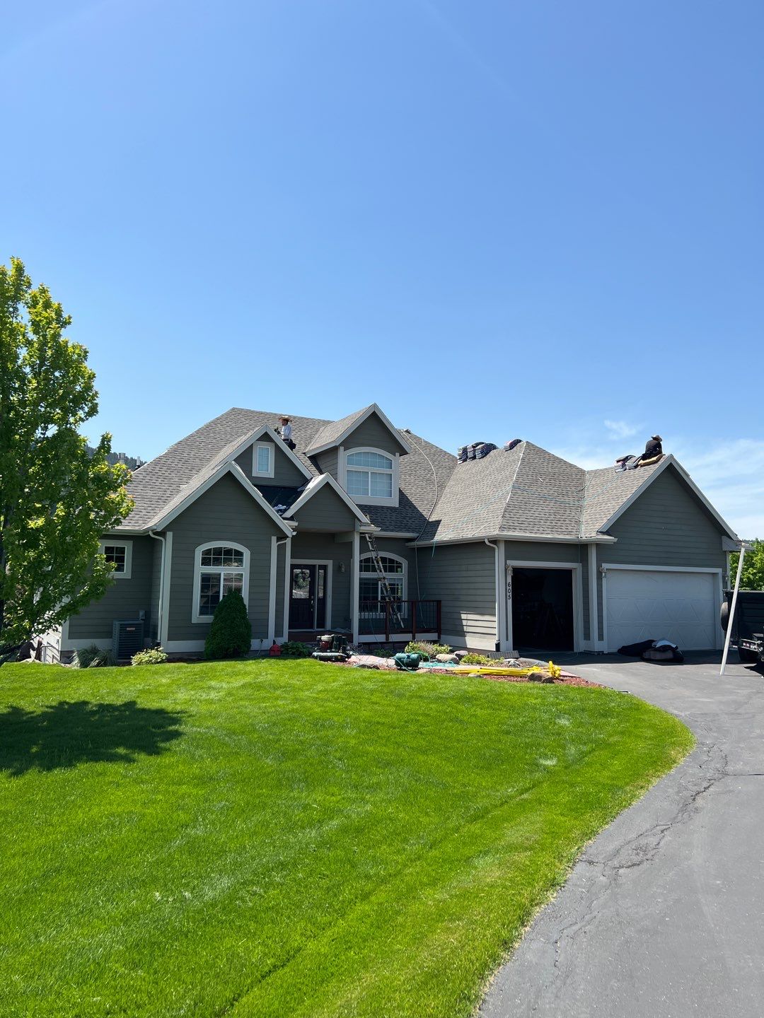 GAF Timberline HDZ - Weathered Wood by Montana Roofing Solutions