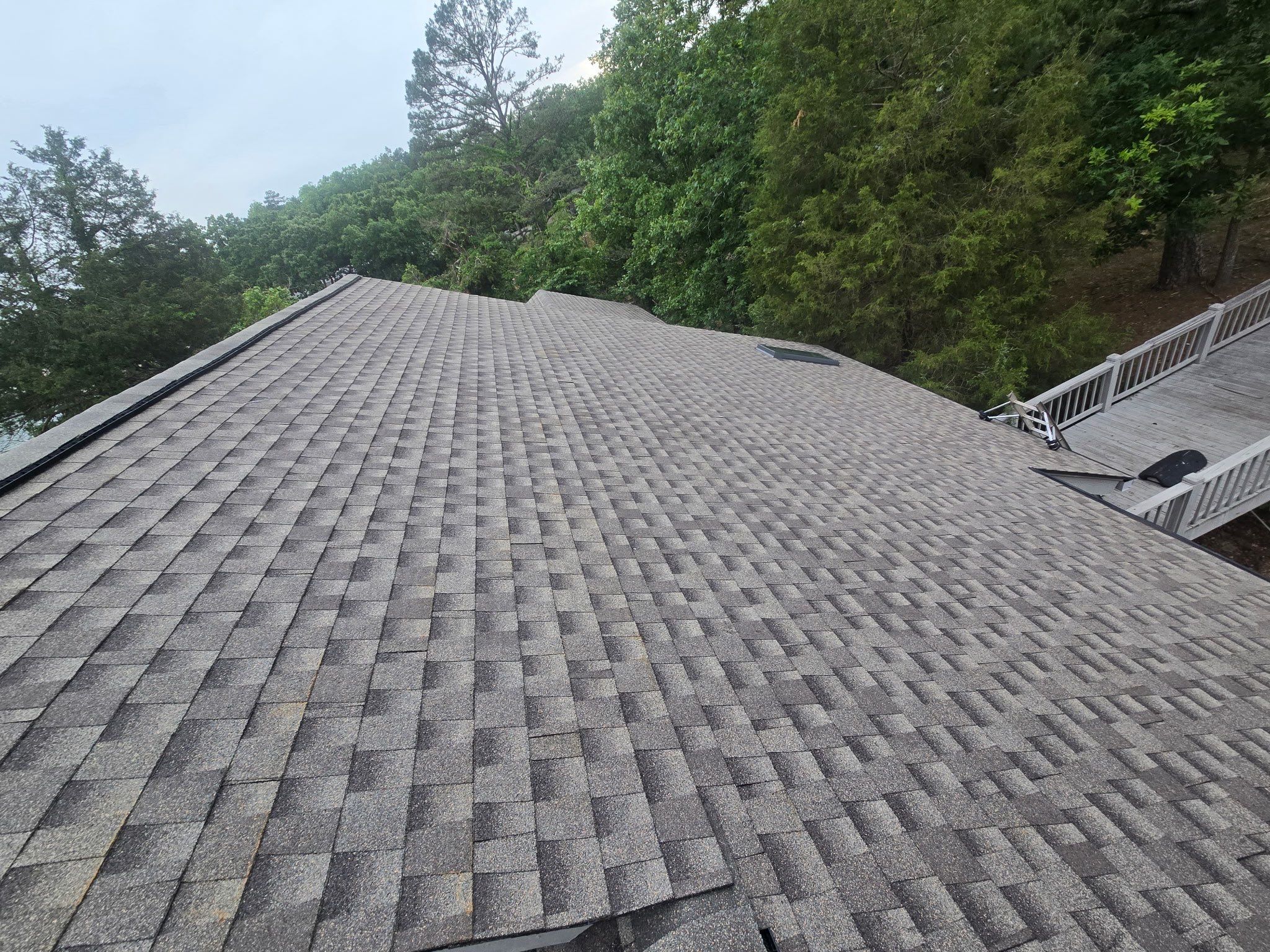 GAF Timberline HDZ Roof Replacement and Skylight Installation in Counce by Revival Roofing Services