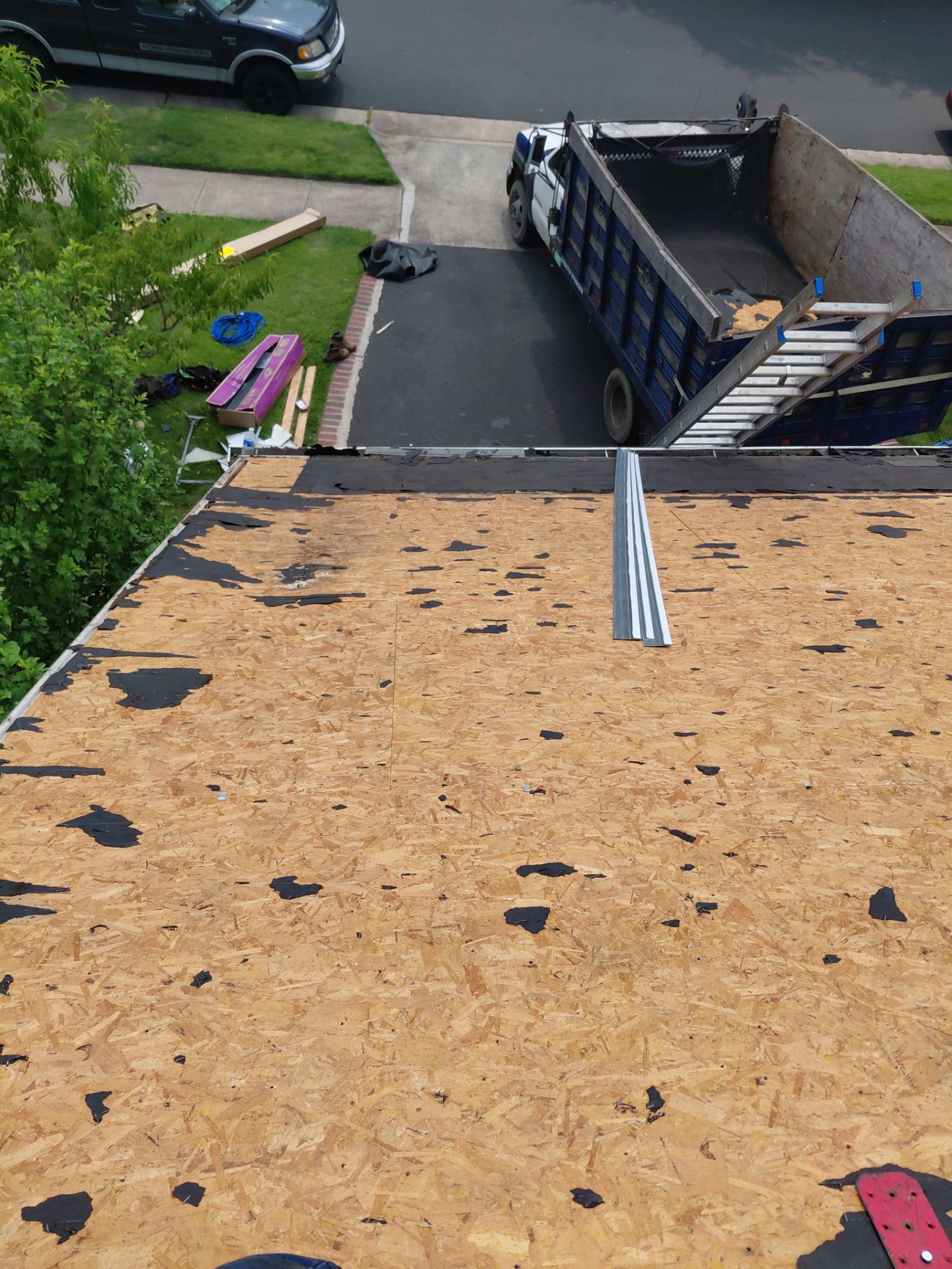 Springfield: Residential Roof Replacement with CertainTeed Landmark PRO in Max Def Georgetown Gray by RM Banning, Inc.