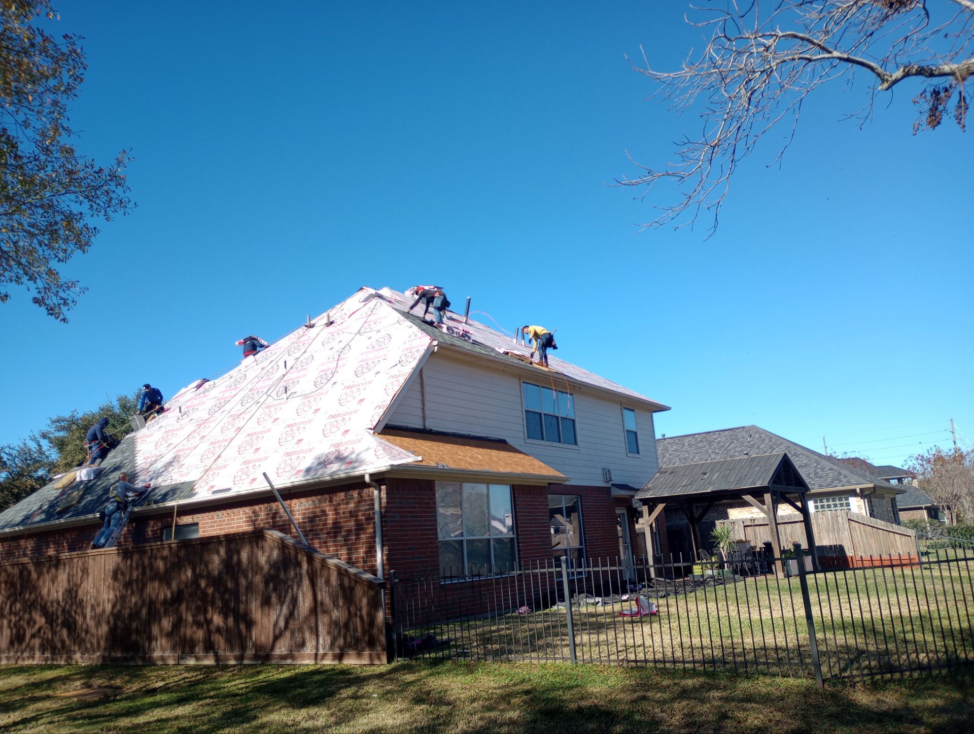 Residential Roofing Installation using Owen's Corning Duration (Lifetime) Shingles by Roof Repair Company