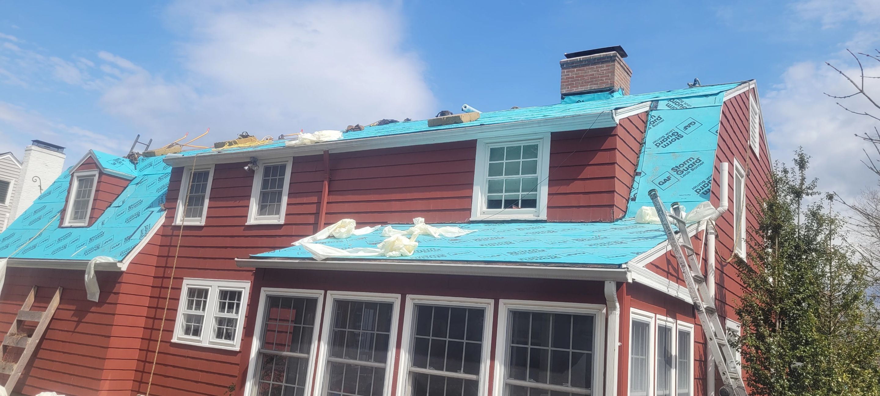 Show stopping shingles professionally and efficiently installed by DiGiorgi Roofing & Siding INC by DiGiorgi Roofing and Siding Inc